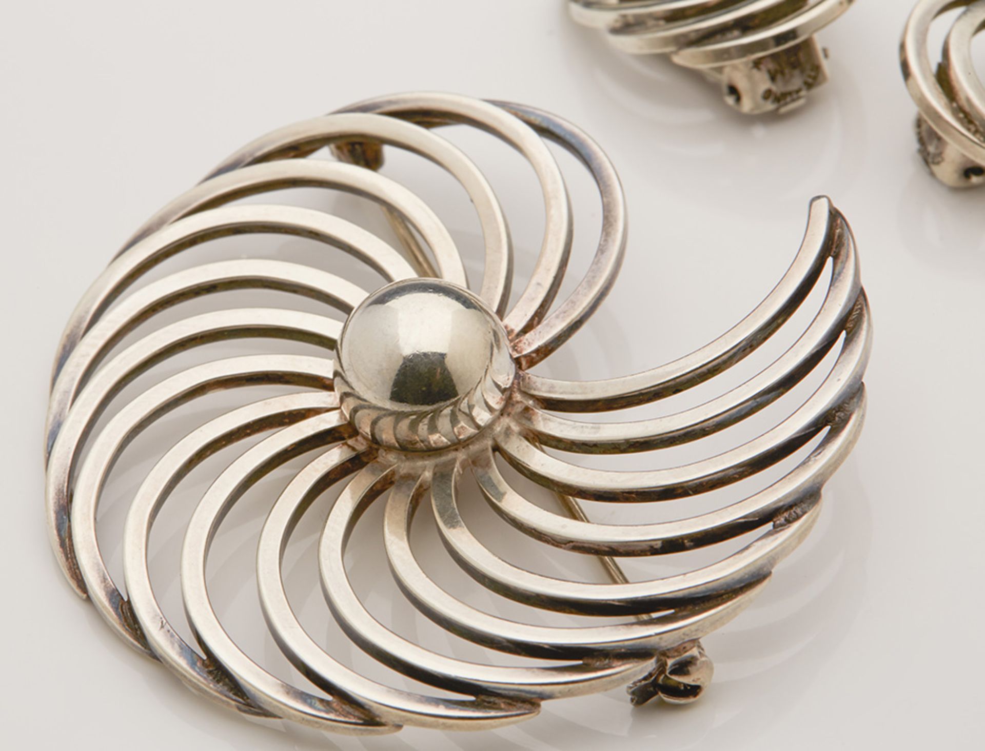 STYLISH MODERNIST DANISH SILVER BROOCH EARRING SET BY B MARGOSSIAN - Image 2 of 6