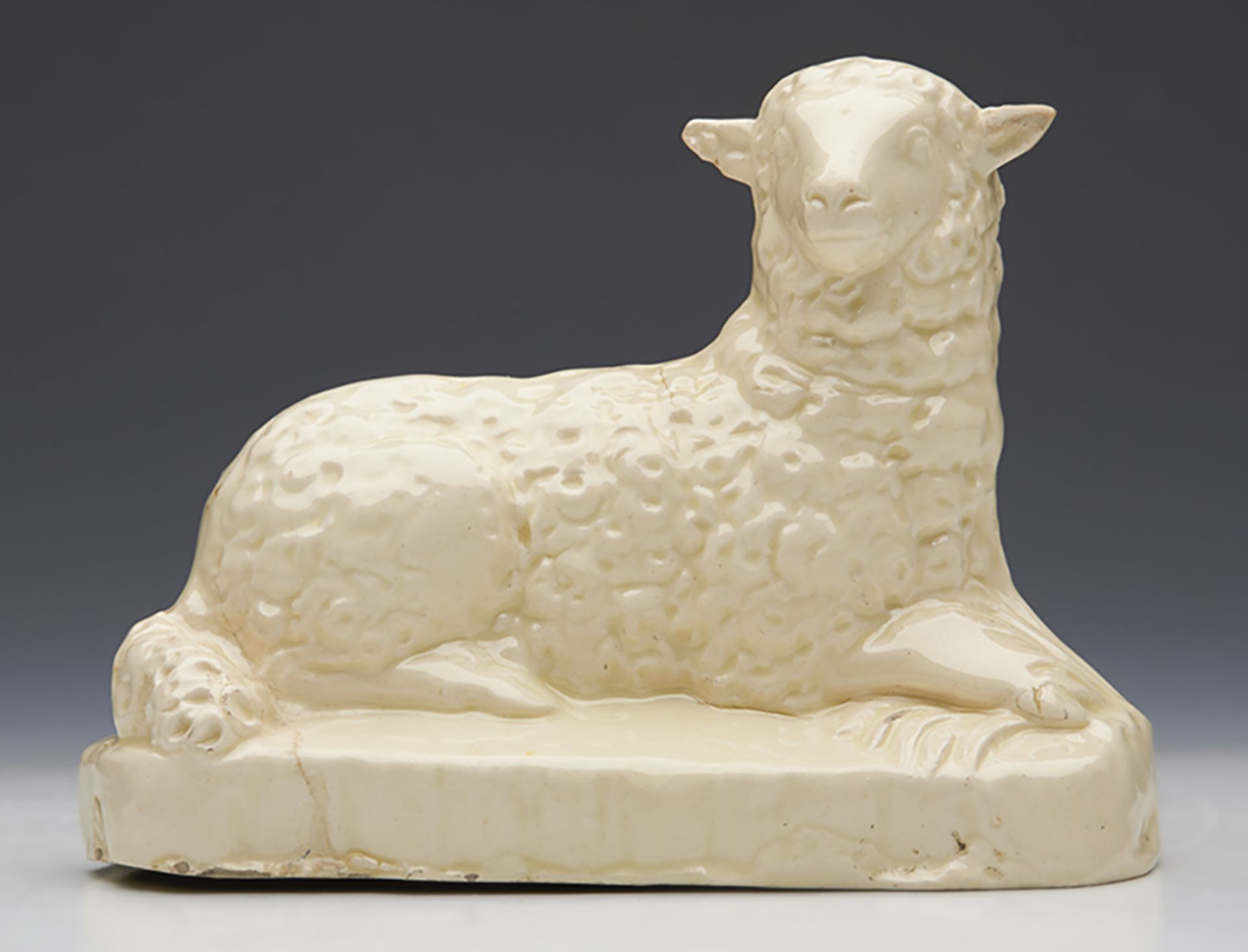 ANTIQUE ENGLISH CREAMWARE POTTERY RECUMBENT SHEEP FIGURE c.1800