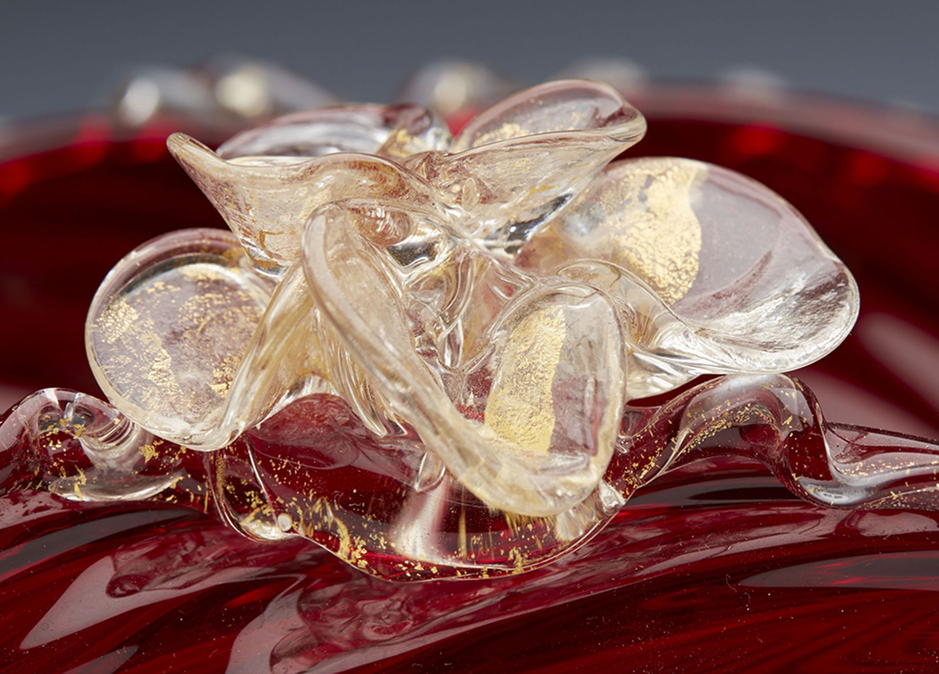 VINTAGE MURANO RED GLASS SWIRL DESIGN BOWL WITH APPLIED FLOWER c.1960 - Image 2 of 7