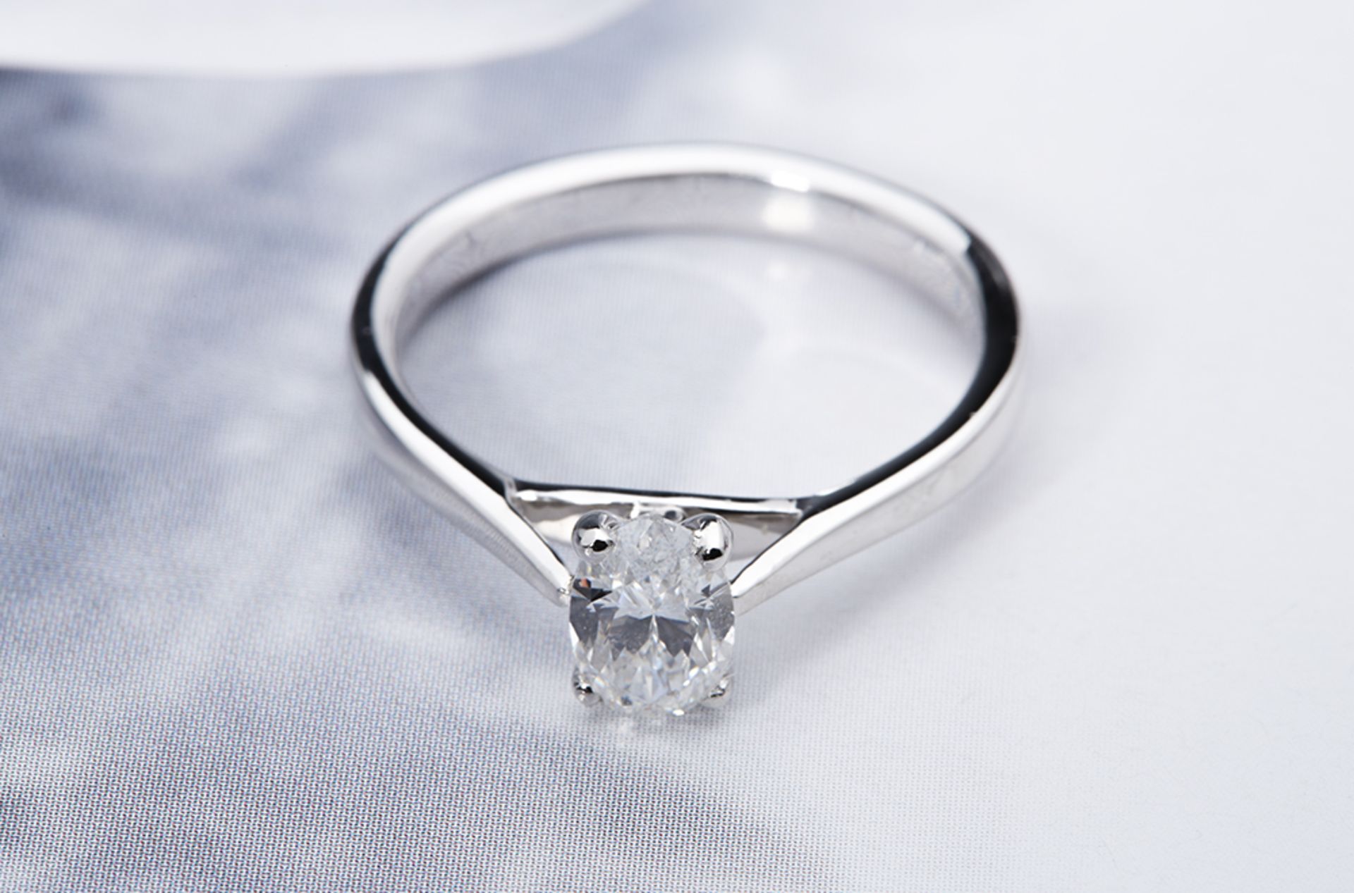 Platinum Oval Brilliant Cut 0.77ct Diamond Ring - Image 2 of 5