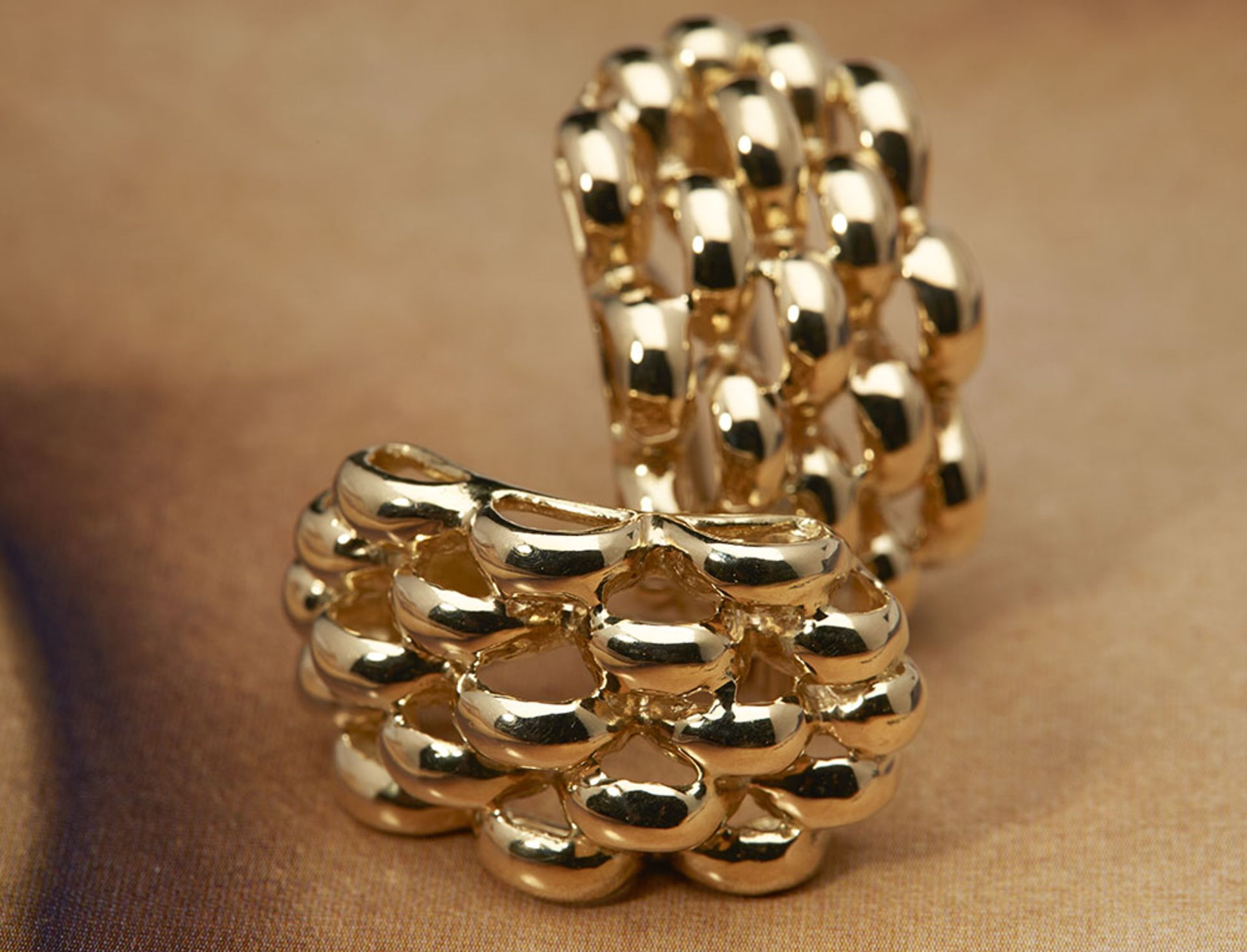 18k Yellow Gold Honeycomb Clip Earrings - Image 3 of 4