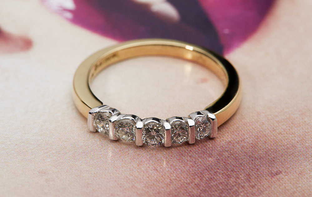 18k Yellow Gold & Platinum 5 Stone 0.50ct Diamond Ring - Image 2 of 4