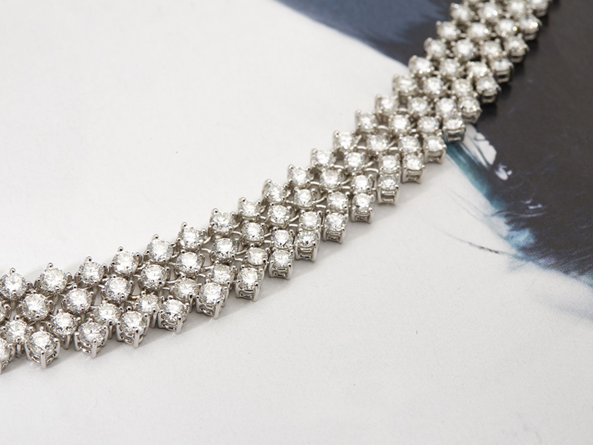 18k White Gold 41.00ct Diamond Mesh Link Necklace - Image 2 of 5