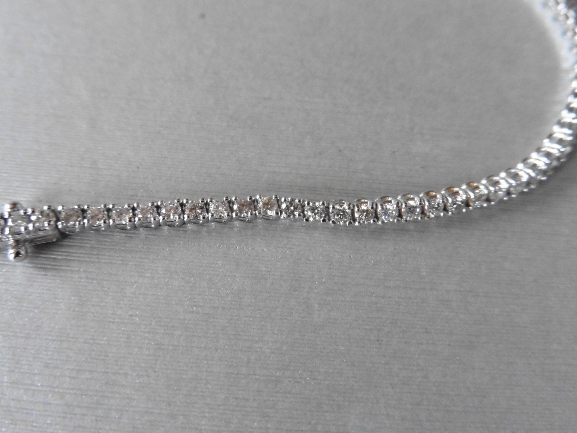4.50ct Diamond tennis bracelet set with brilliant cut diamonds of I colour, si2 clarity. All set - Image 2 of 3