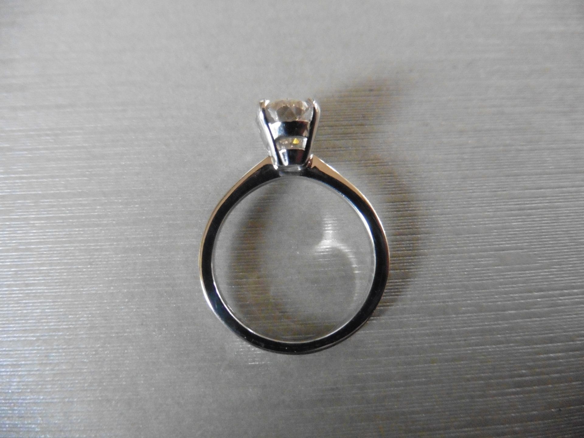 2.21ct oval cut diamond solitaire ring. Set in 18ct white gold, M colour, VS2 clarity. 9.02 x 6.79 x - Bild 2 aus 5