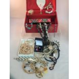 Jewellery box with good large collection of vintage costume jewellery, many items