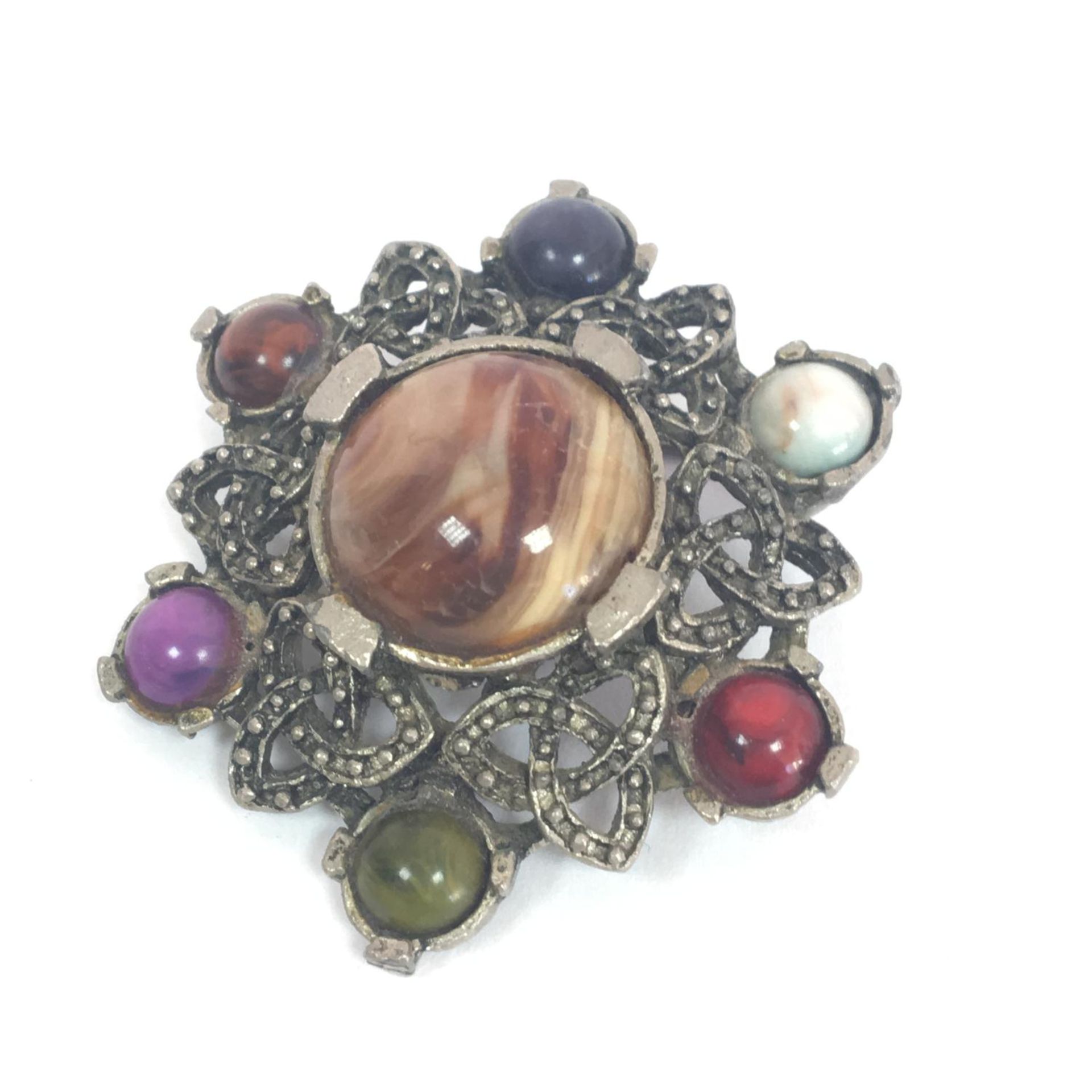 Vintage Celtic brooch set with cabachon agates, 5cm, clasp in good order