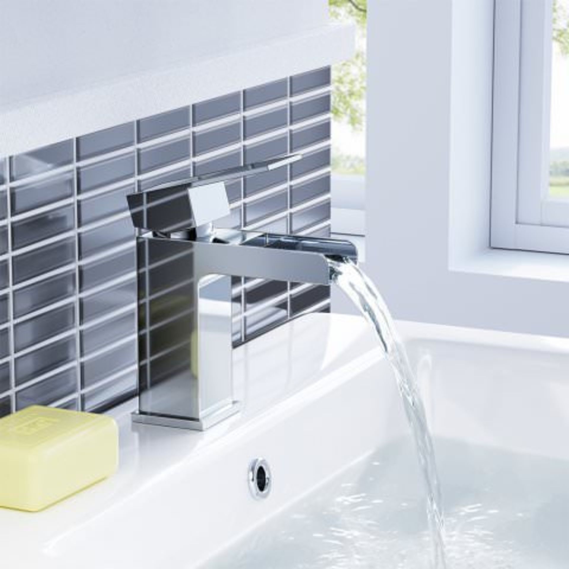 (A32) Niagra II Basin Mixer Tap Waterfall Feature Our range of waterfall taps add a contemporary - Image 3 of 3