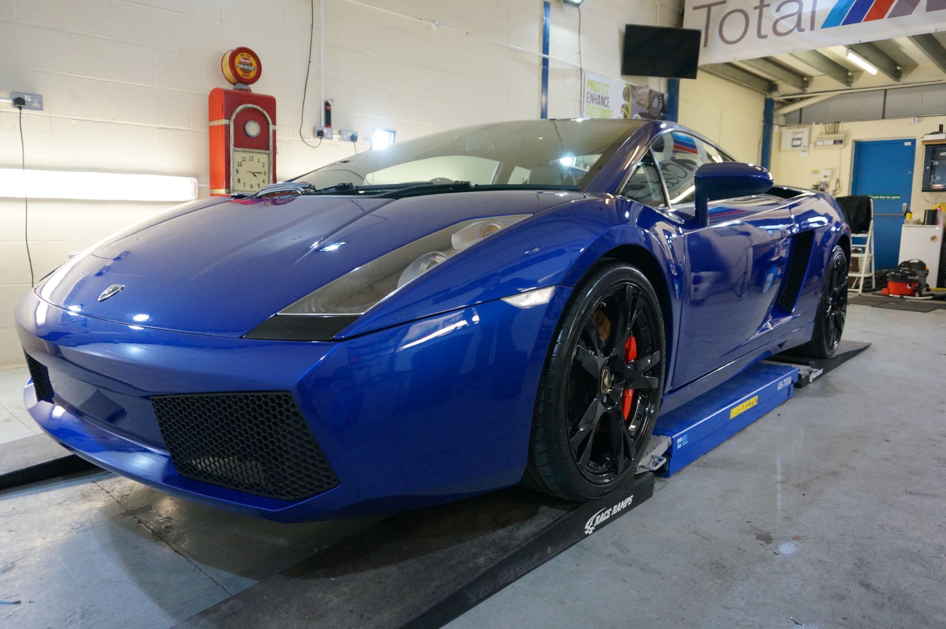 2004 Lamborghini Gallardo 5.0 V10 4WD With Manual Gearbox In Caelum Blue - Image 4 of 29