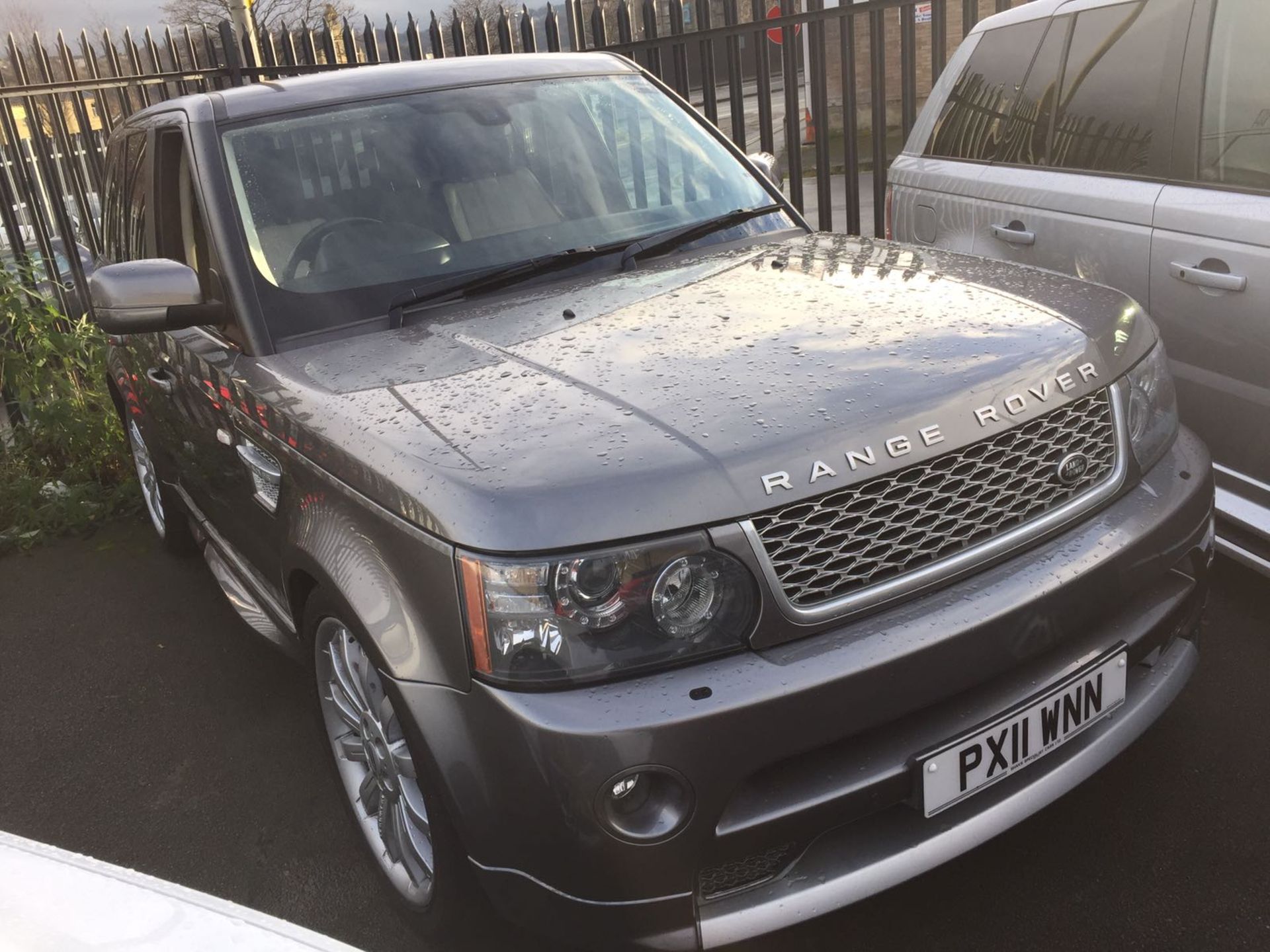 2011 Land Rover Range Rover Sport 5.0 Autobiography Sport 5DR 4WD - Image 2 of 5