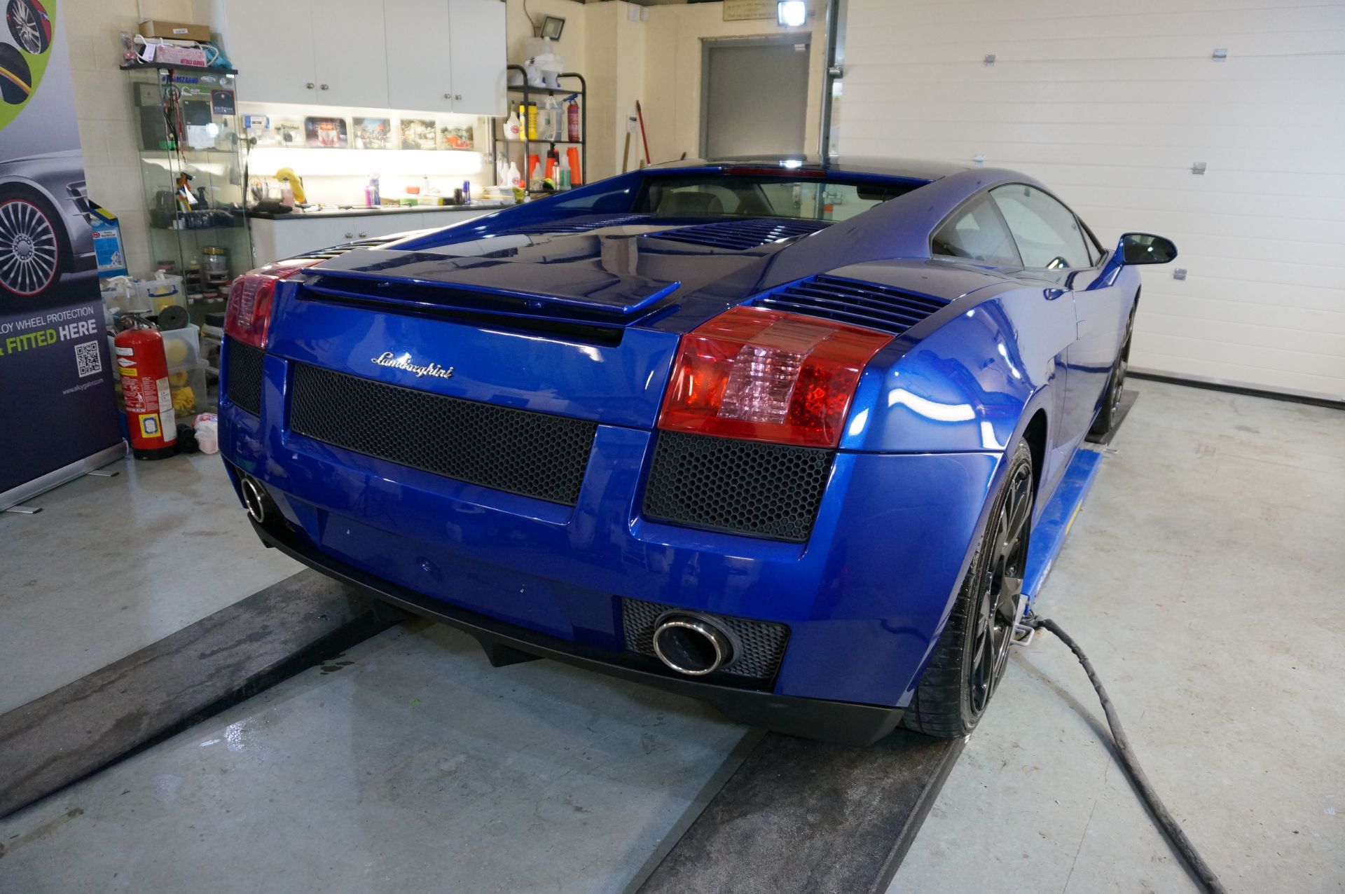 2004 Lamborghini Gallardo 5.0 V10 4WD With Manual Gearbox In Caelum Blue - Image 13 of 29