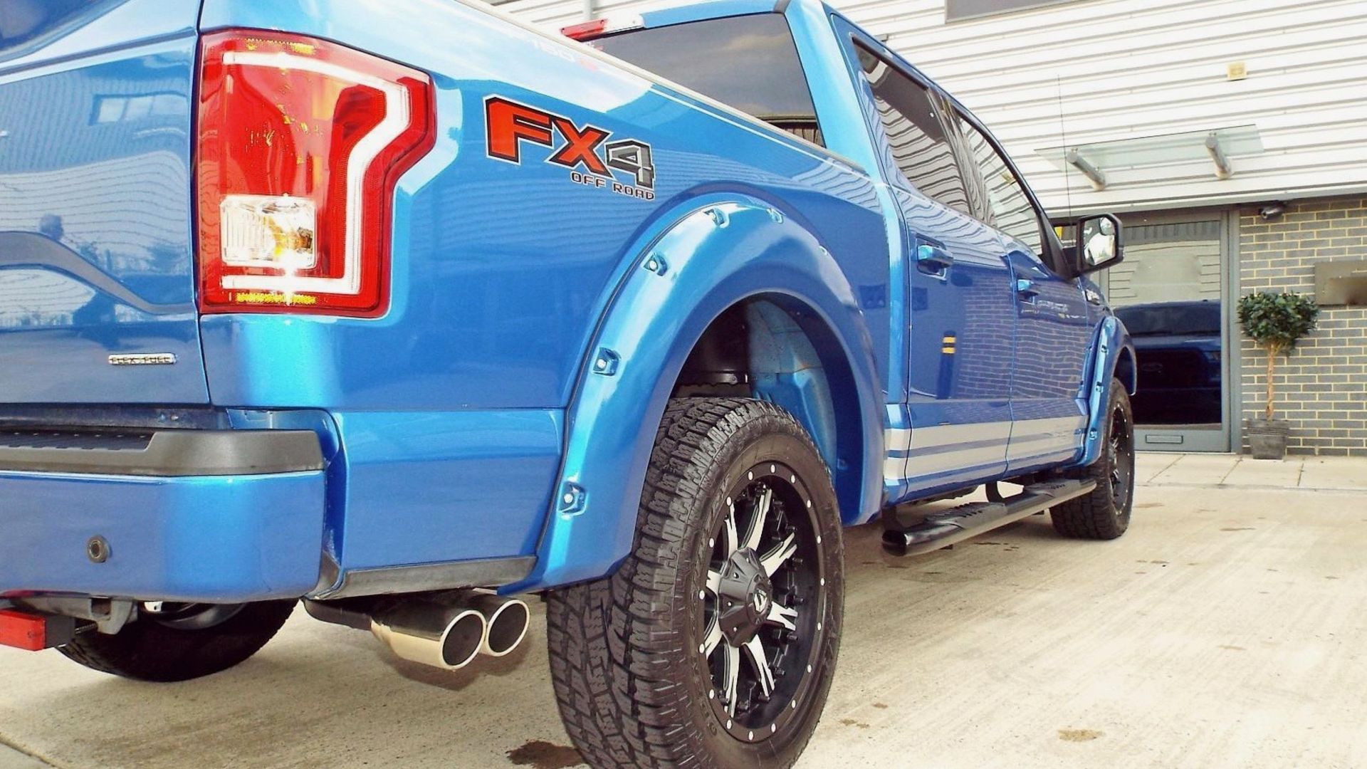 2015 Ford F Series 5.0 F150 V8 Fx4 Custom Spec - Image 11 of 12