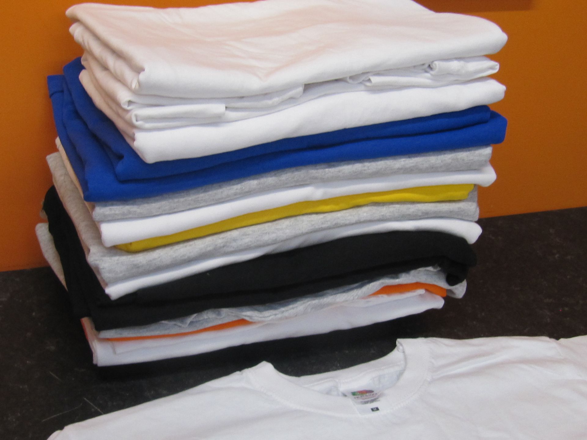 20 x Tee-Shirts. Free Shipping when you Win 2 Lots or more. - Image 2 of 2