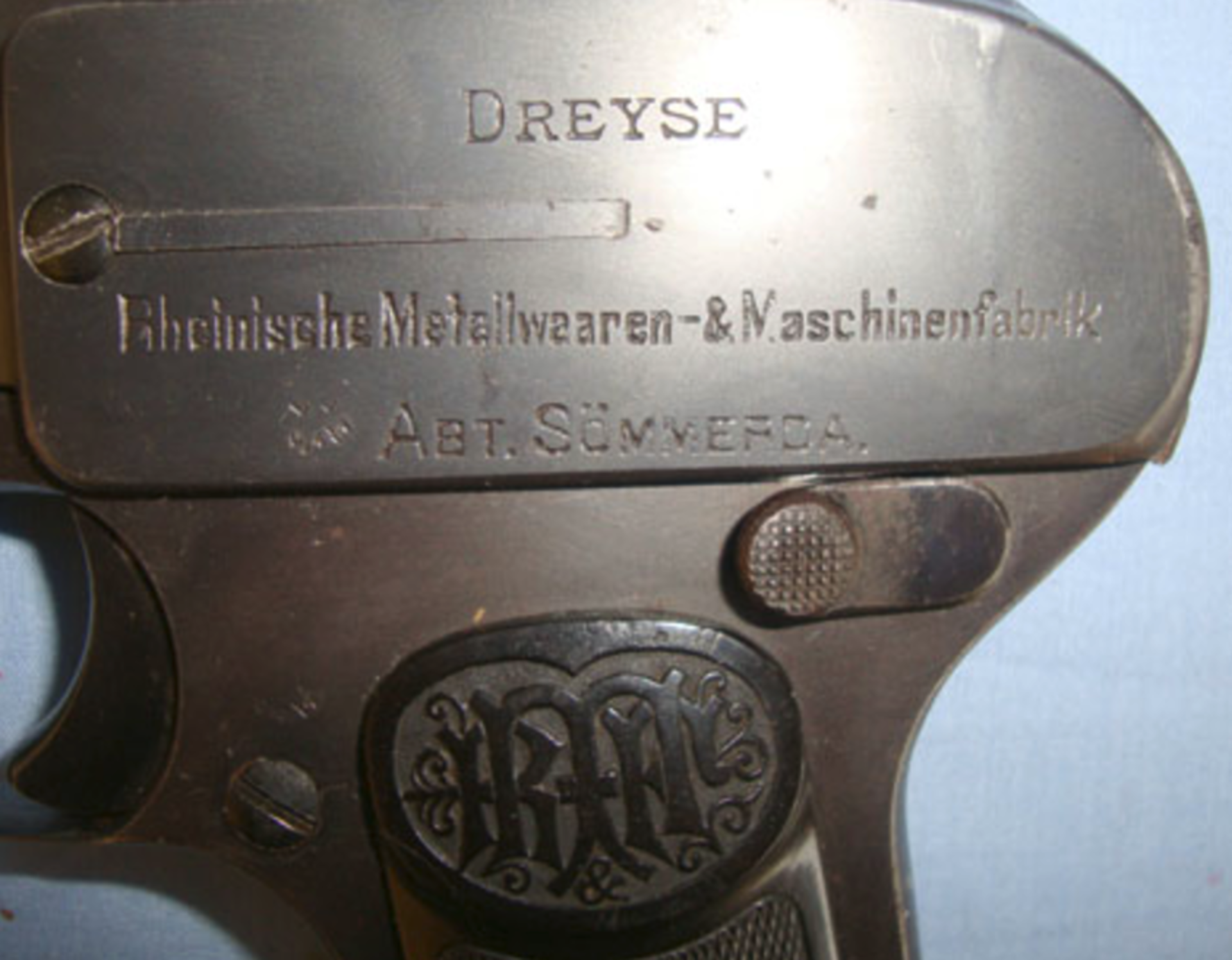 WW1 Era, German Officer's, Dreyse, .32 Auto/ 7.65mm Semi Automatic Pistol. - Image 3 of 3