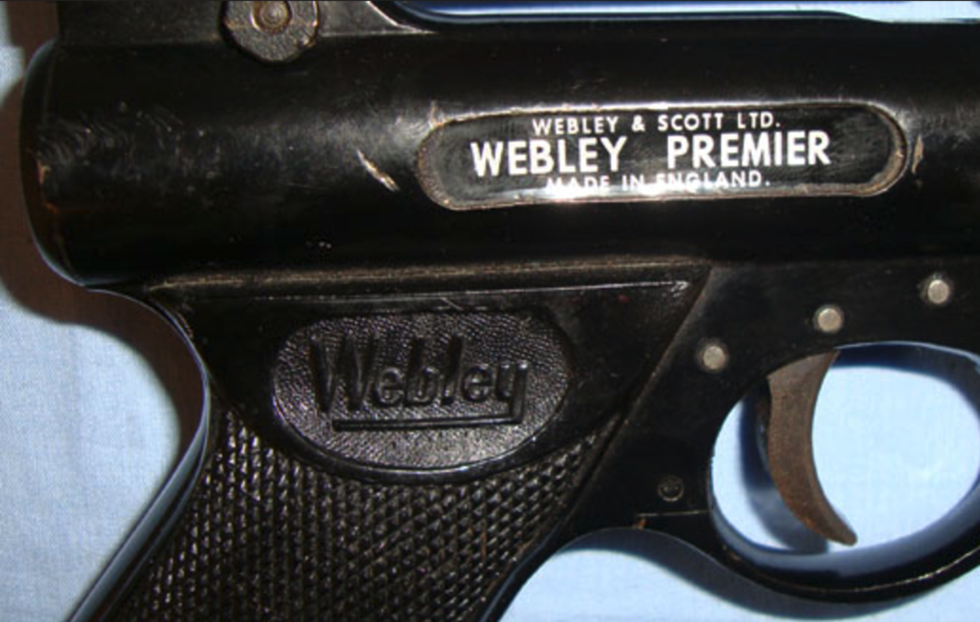Boxed, 1974 Webley Premier 'E' Series .22 Calibre Air Pistol - Image 3 of 3