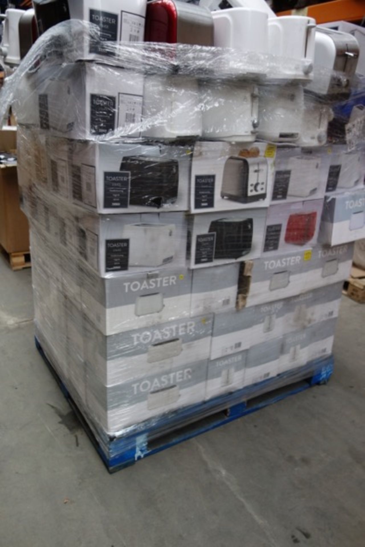 (NR10) PALLET TO CONTAIN APPROX. 130 x TESCO TOASTERS TO INCLUDE 4 SLIDE & 2 SLICE IN VARIOUS - Image 3 of 4