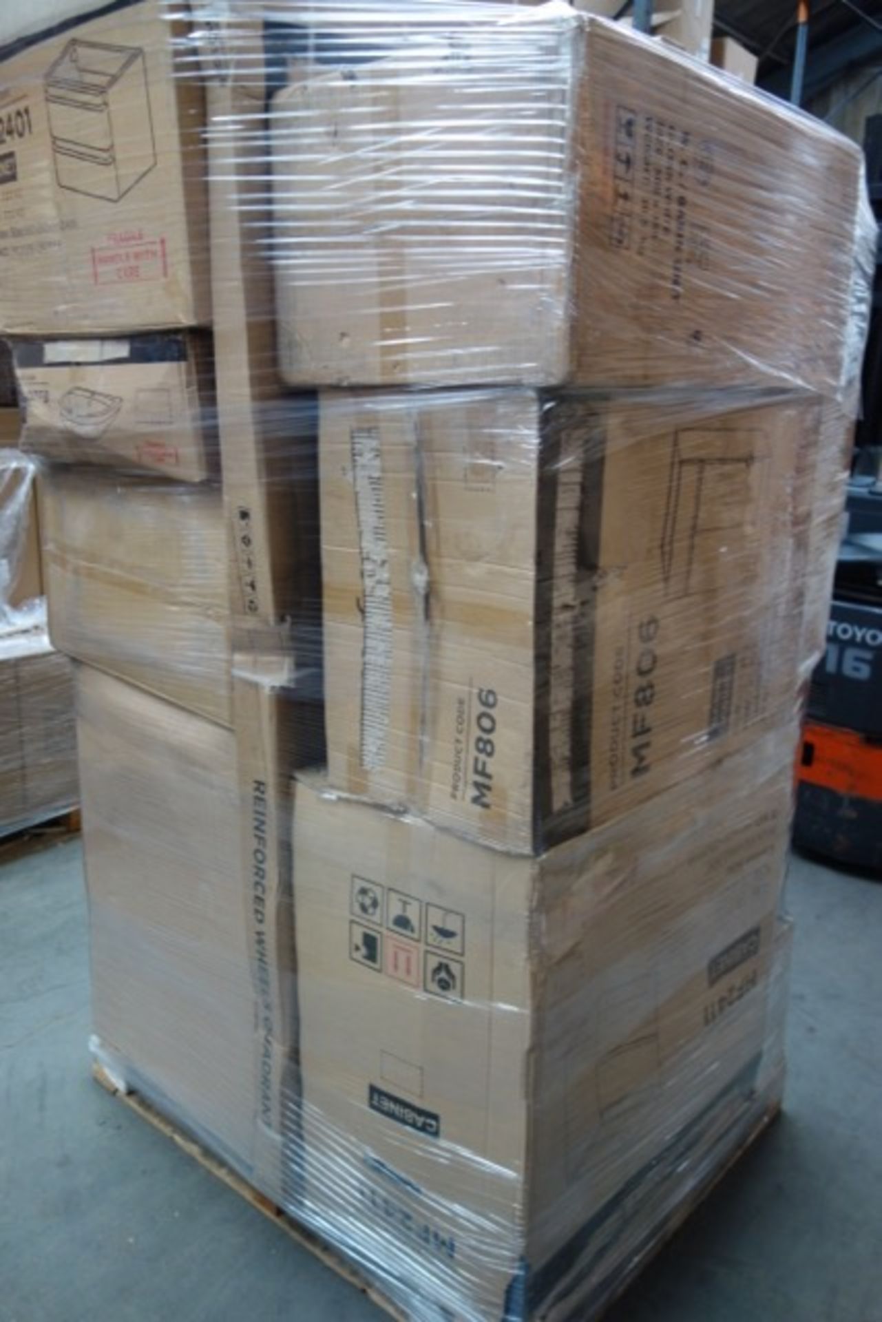 (NR1) PALLET TO CONTAIN 16 x ITEMS OF VARIOUS BATHROOM STOCK TO INCLUDE: BASIN CABINET, BASIN, - Bild 3 aus 3