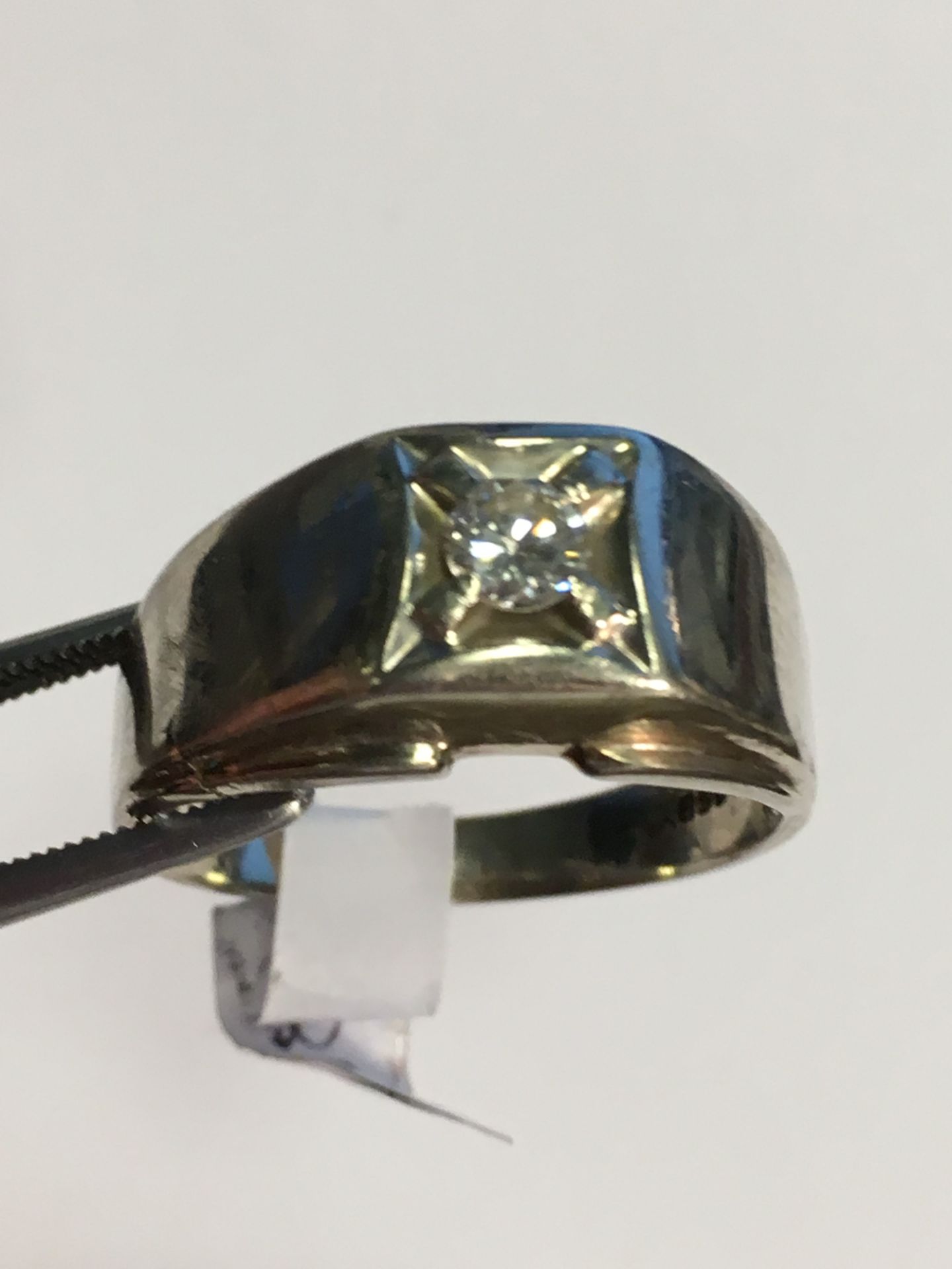 A diamond single-stone 14K White gold ring - Image 2 of 3