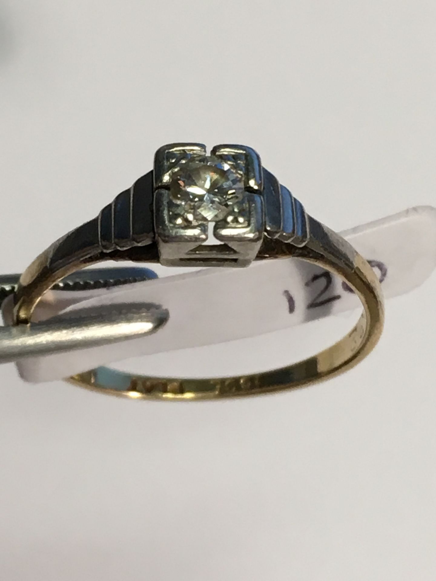 Platinum and 18ct gold diamond single-stone ring