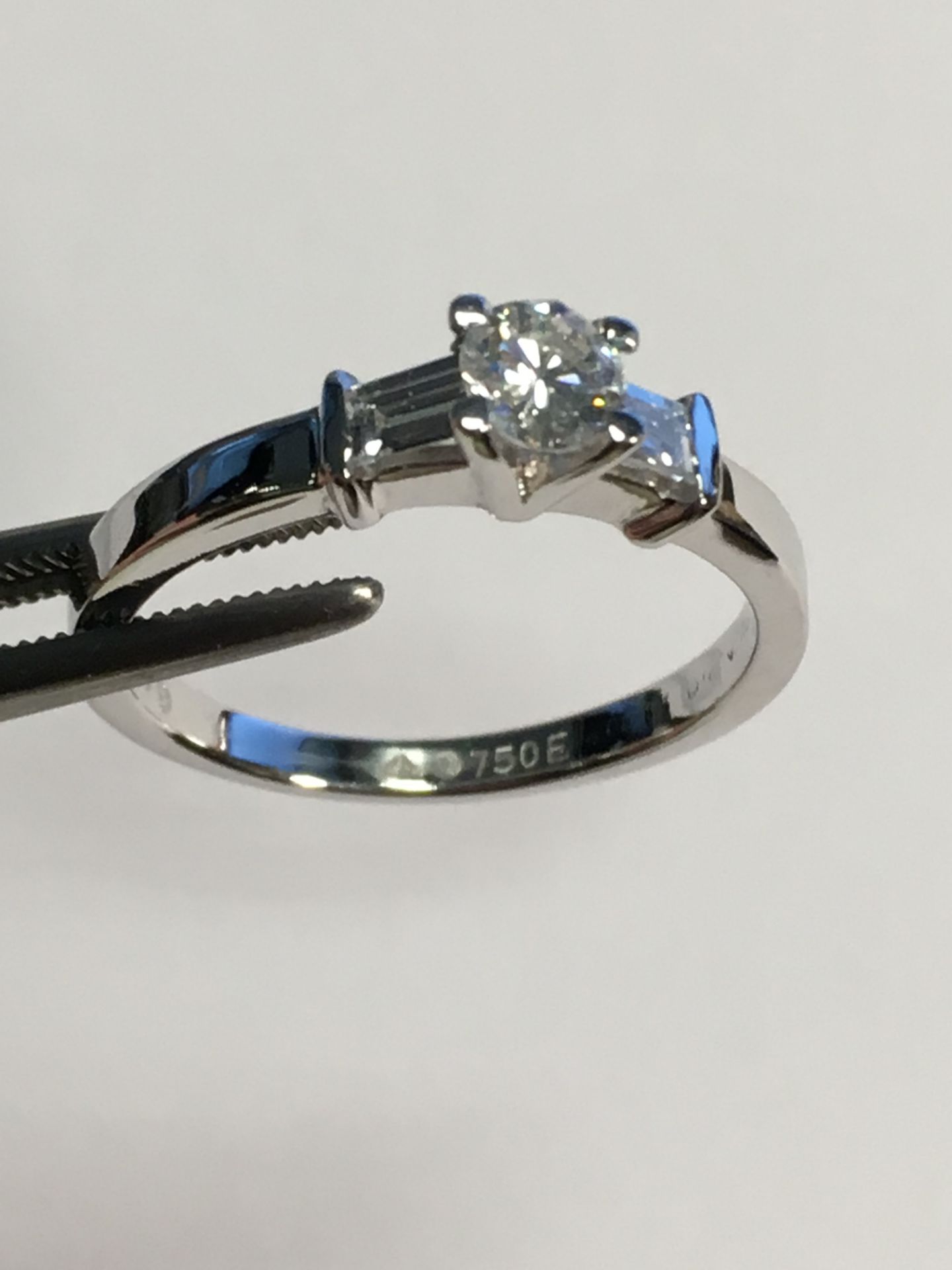 18k White Gold 0.4Ct Diamond Engagment Ring Hallmarked - Image 3 of 3