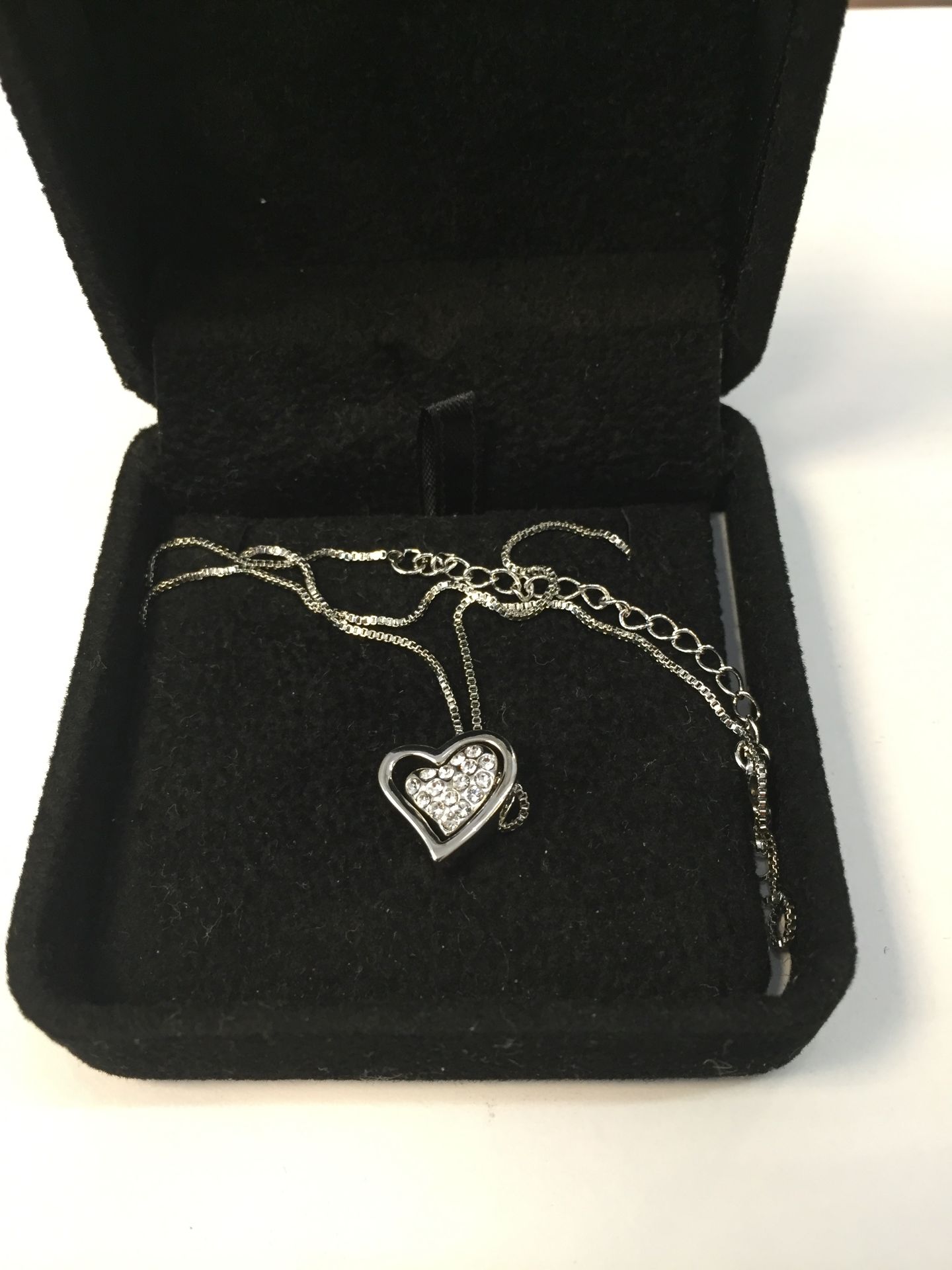 WM Chain With White Stone Cluster Heart Shape Pendant