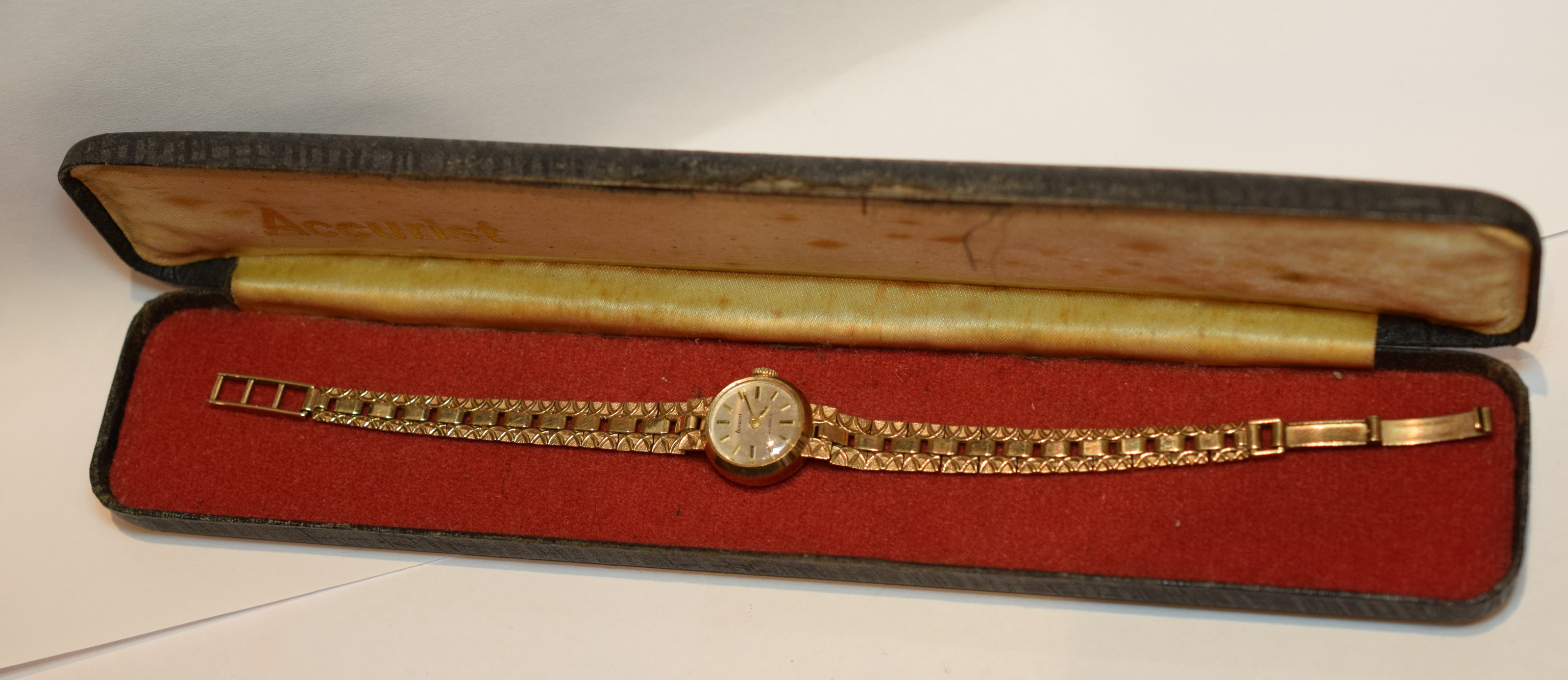 9ct Gold Lady's Accurist Watch On 9ct Gold Bracelet - Bild 2 aus 4