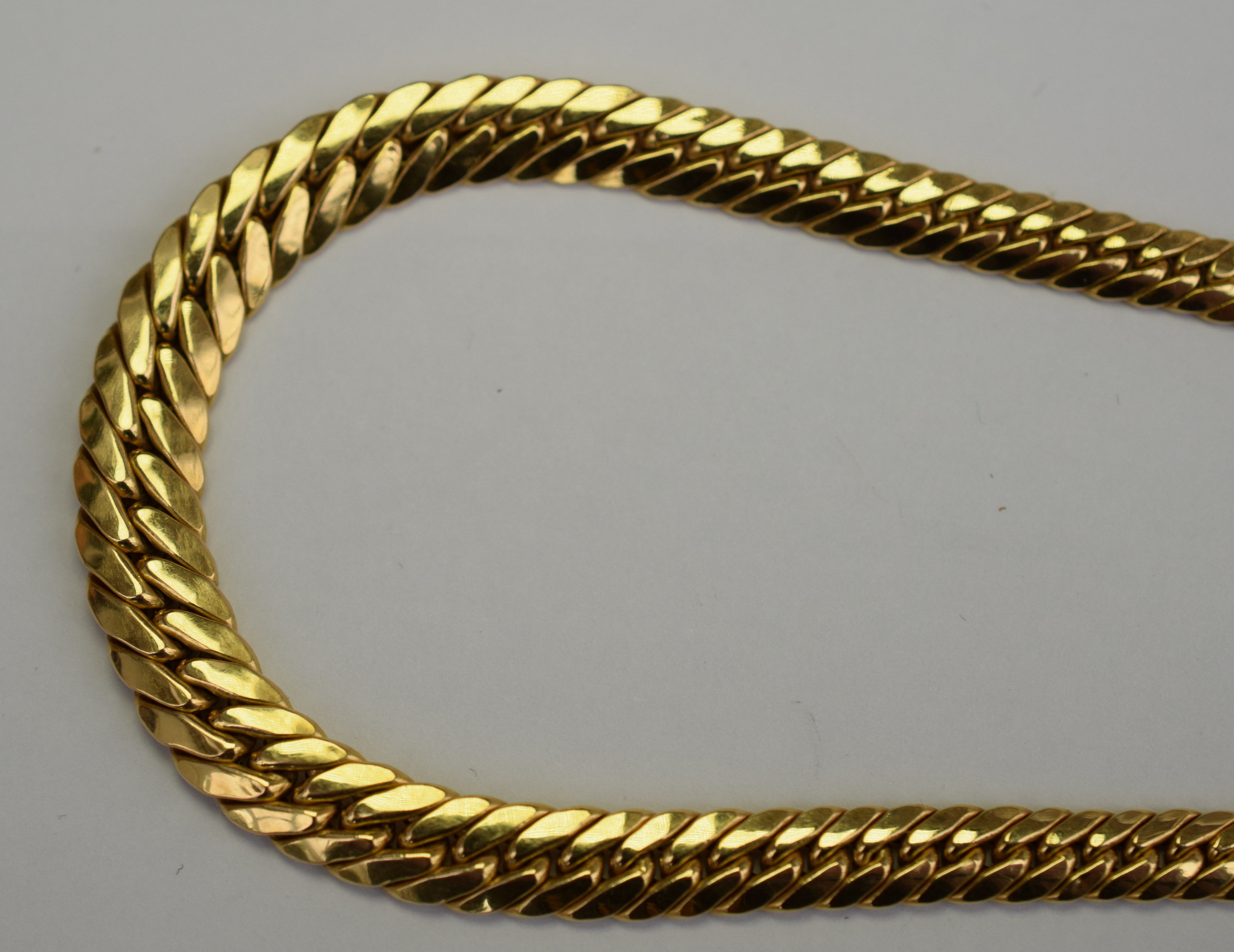 18ct Yellow Gold Italian Graduated Link Necklace 18.6grms. - Image 4 of 5