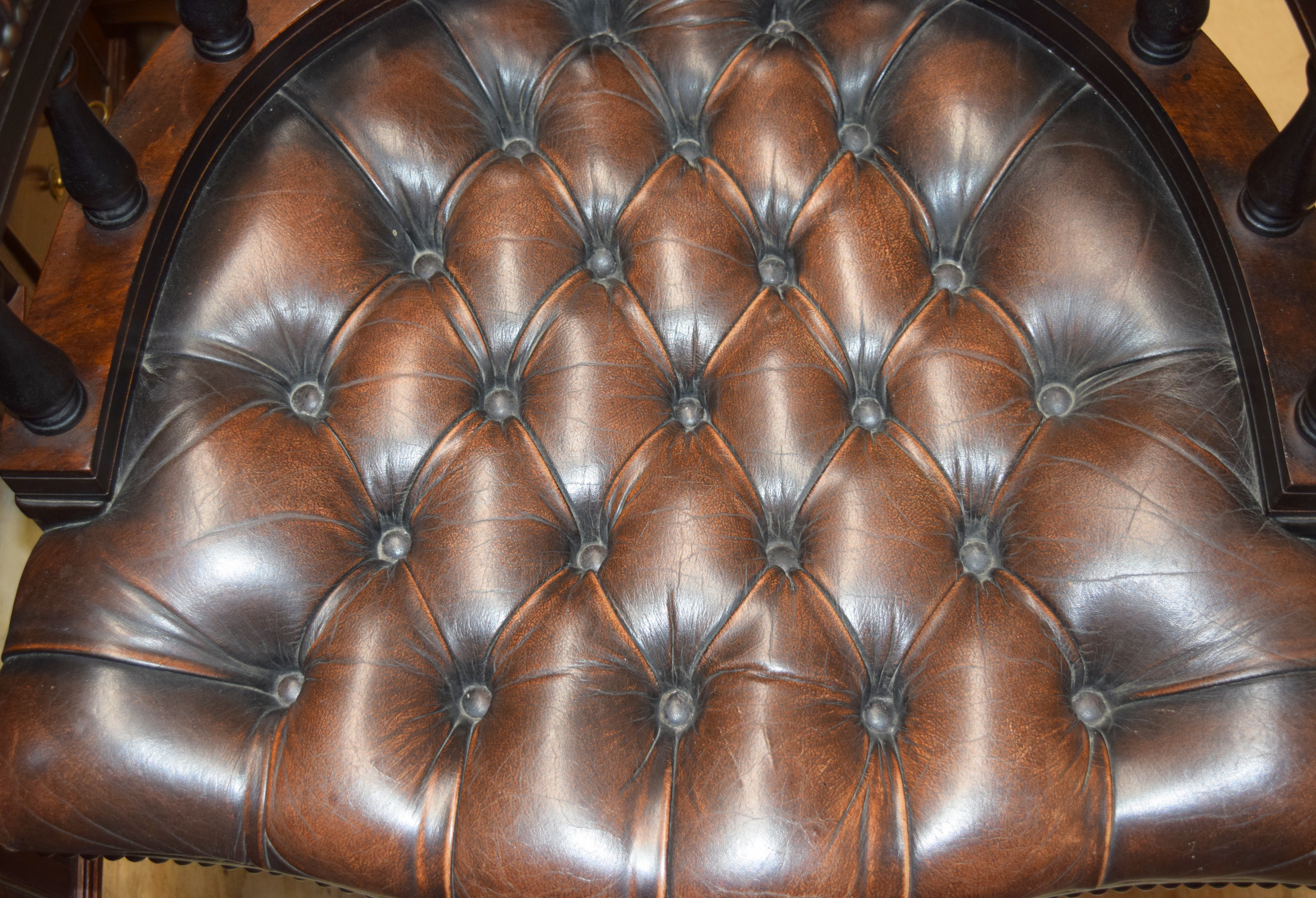 Leather Captain's Chair RESERVE REDUCED 13.2.17 - Image 3 of 4