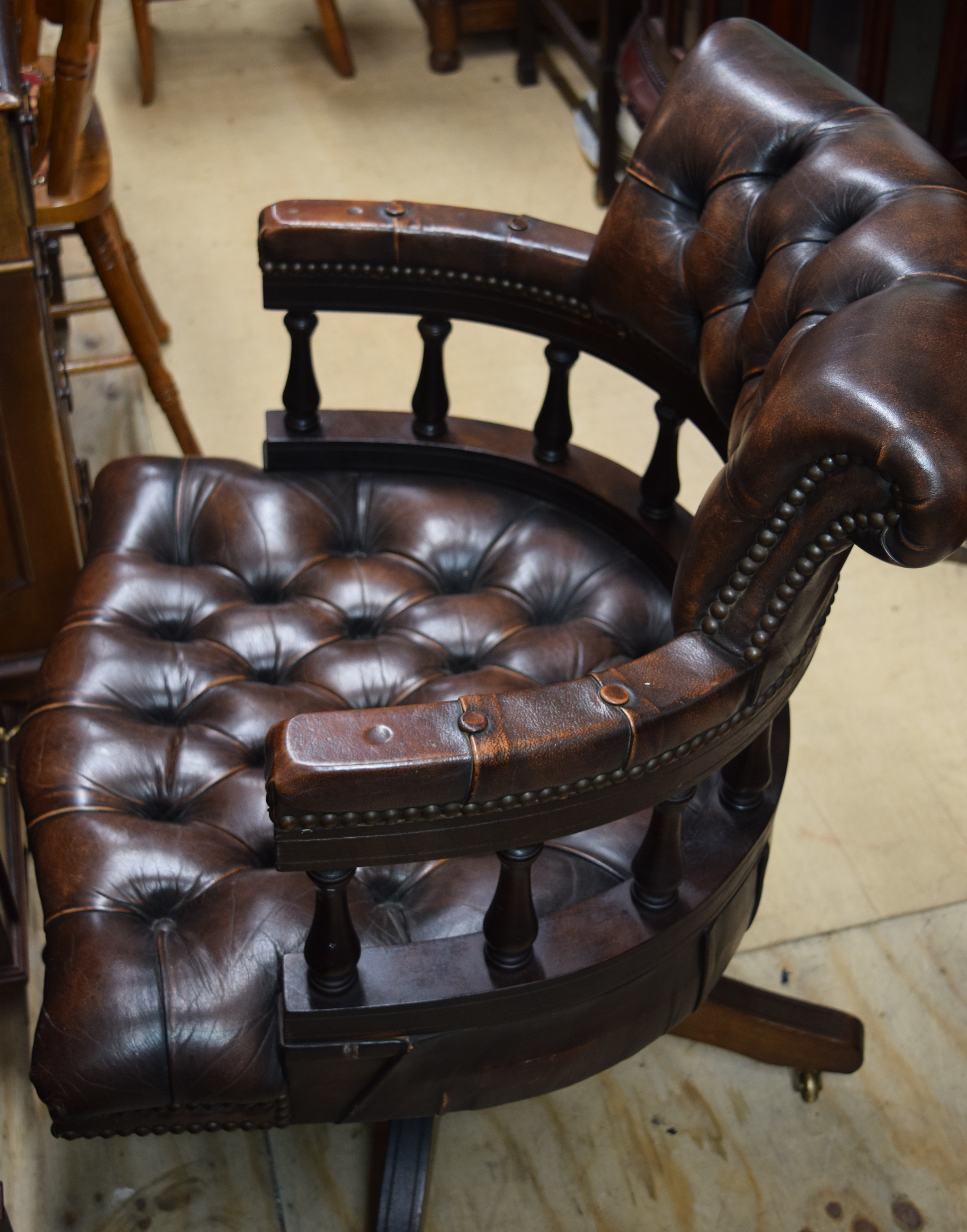 Leather Captain's Chair RESERVE REDUCED 13.2.17 - Image 2 of 4