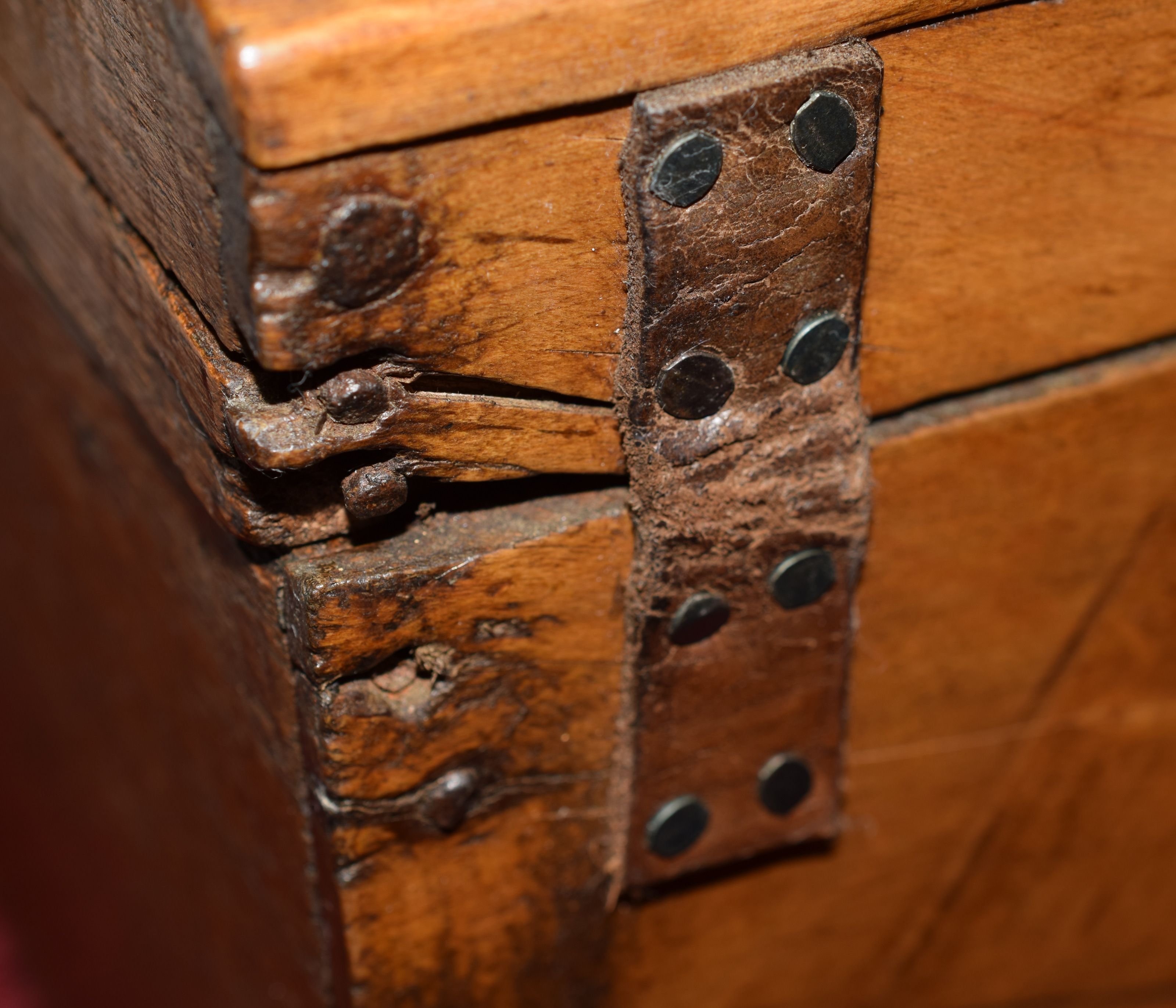 Antique Dome Topped Waxed Pine Chest - Bild 6 aus 7