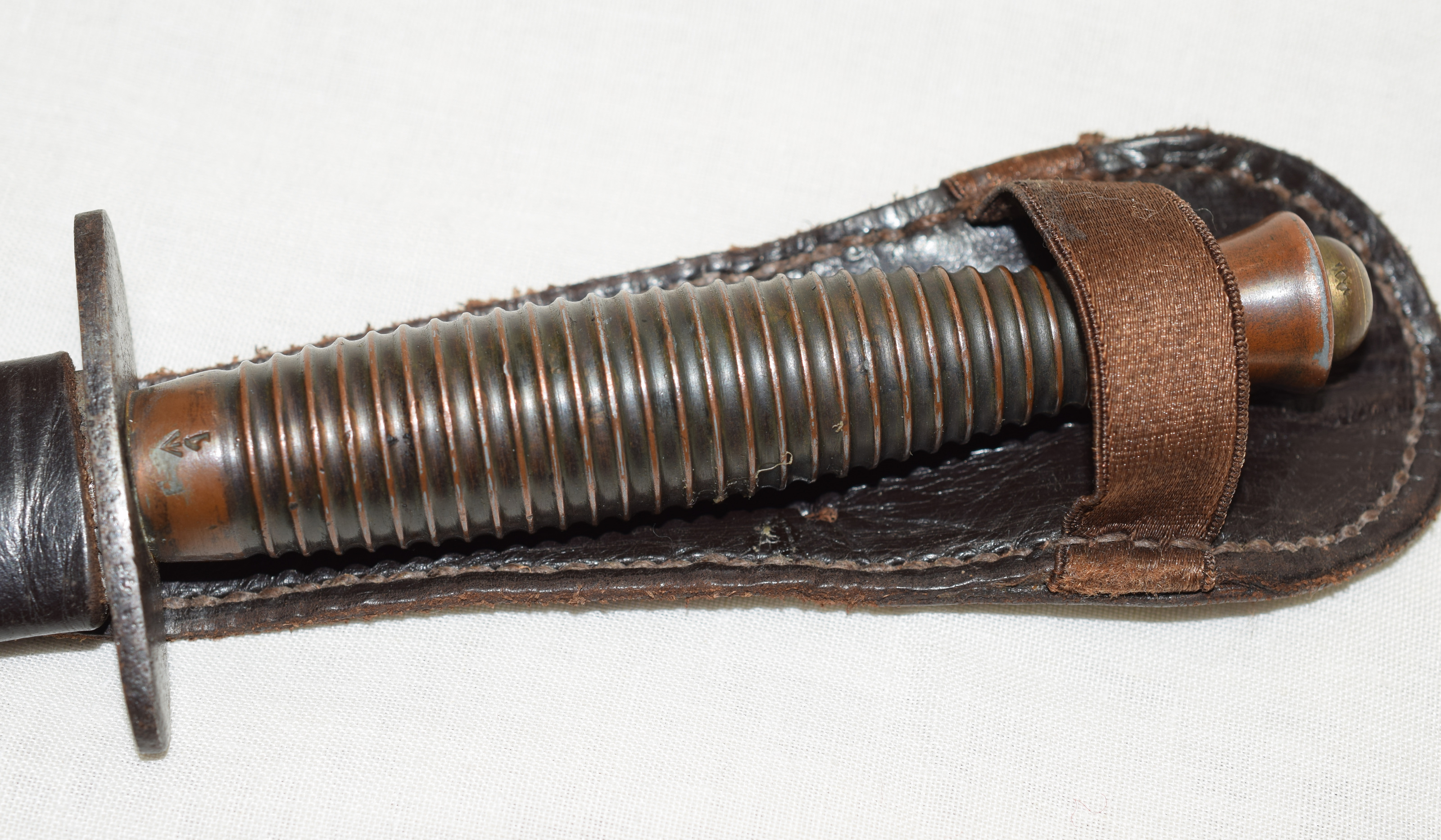 Fairbairn-Sykes WW2 Commando Fighting Knife And Leather Sheath RESERVE REDUCED 13.2.17 - Bild 4 aus 10