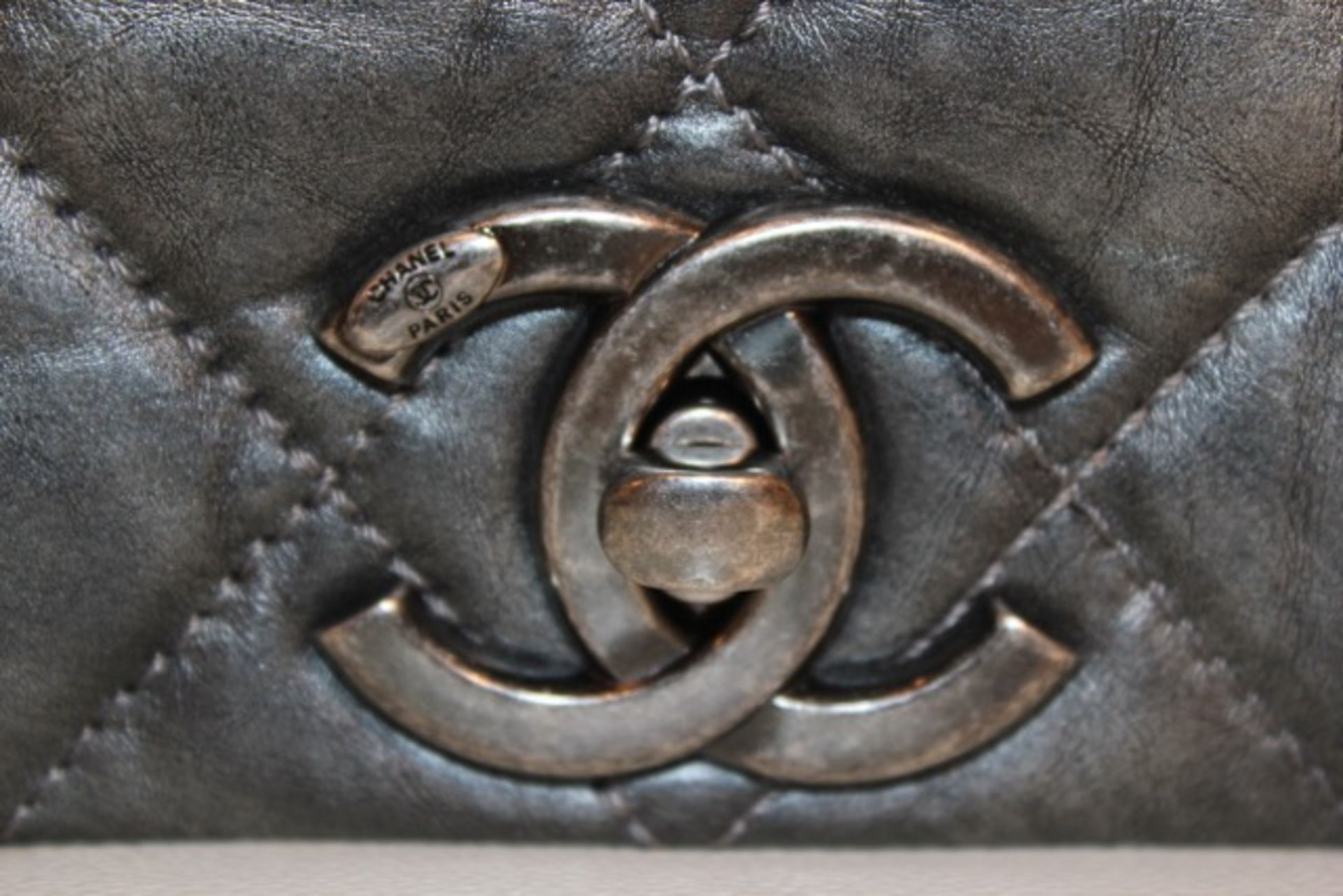 CHANEL Pondichery Flap Bag Metallic Grey with Ruthenium Hardware - Image 15 of 17