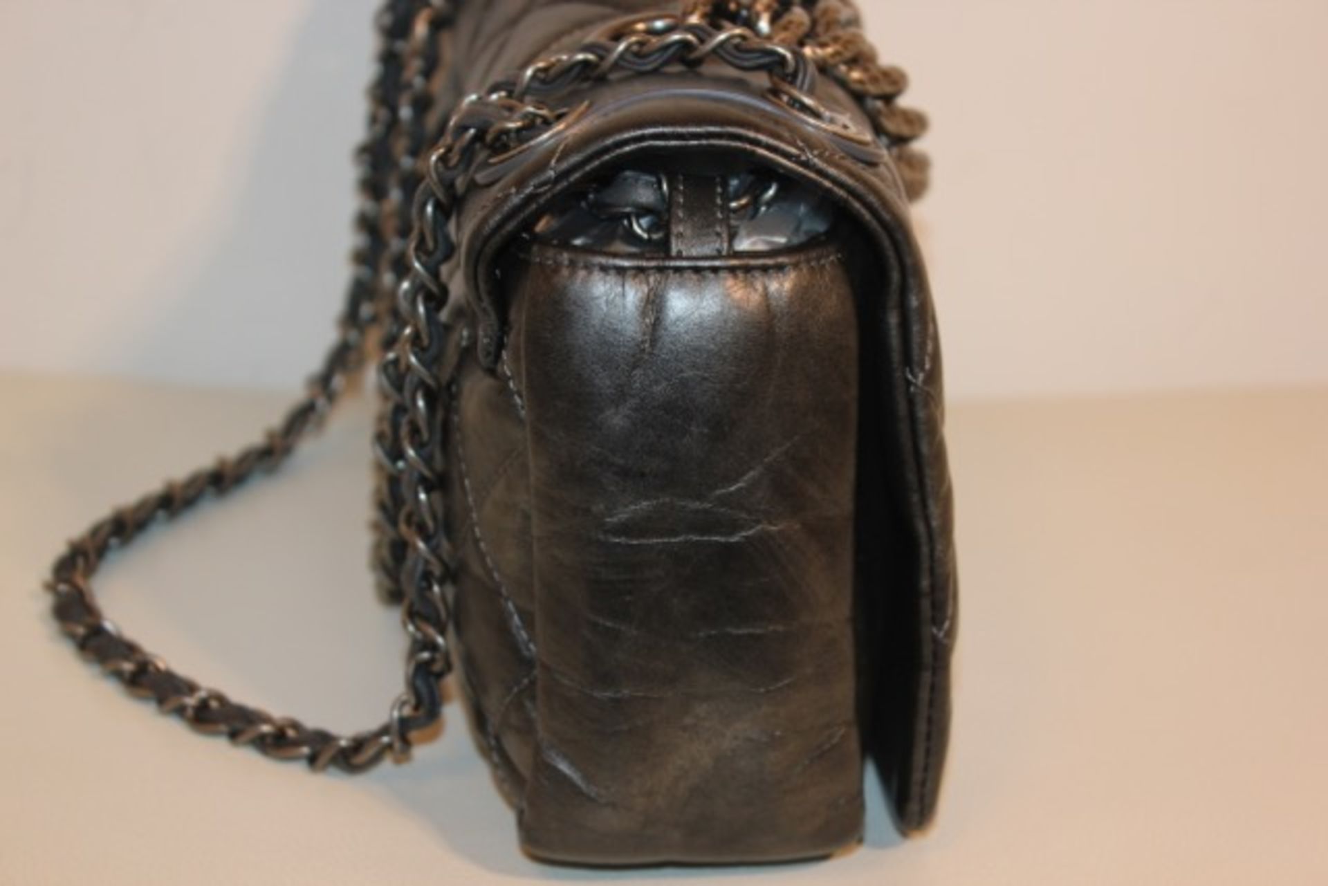 CHANEL Pondichery Flap Bag Metallic Grey with Ruthenium Hardware - Image 13 of 17
