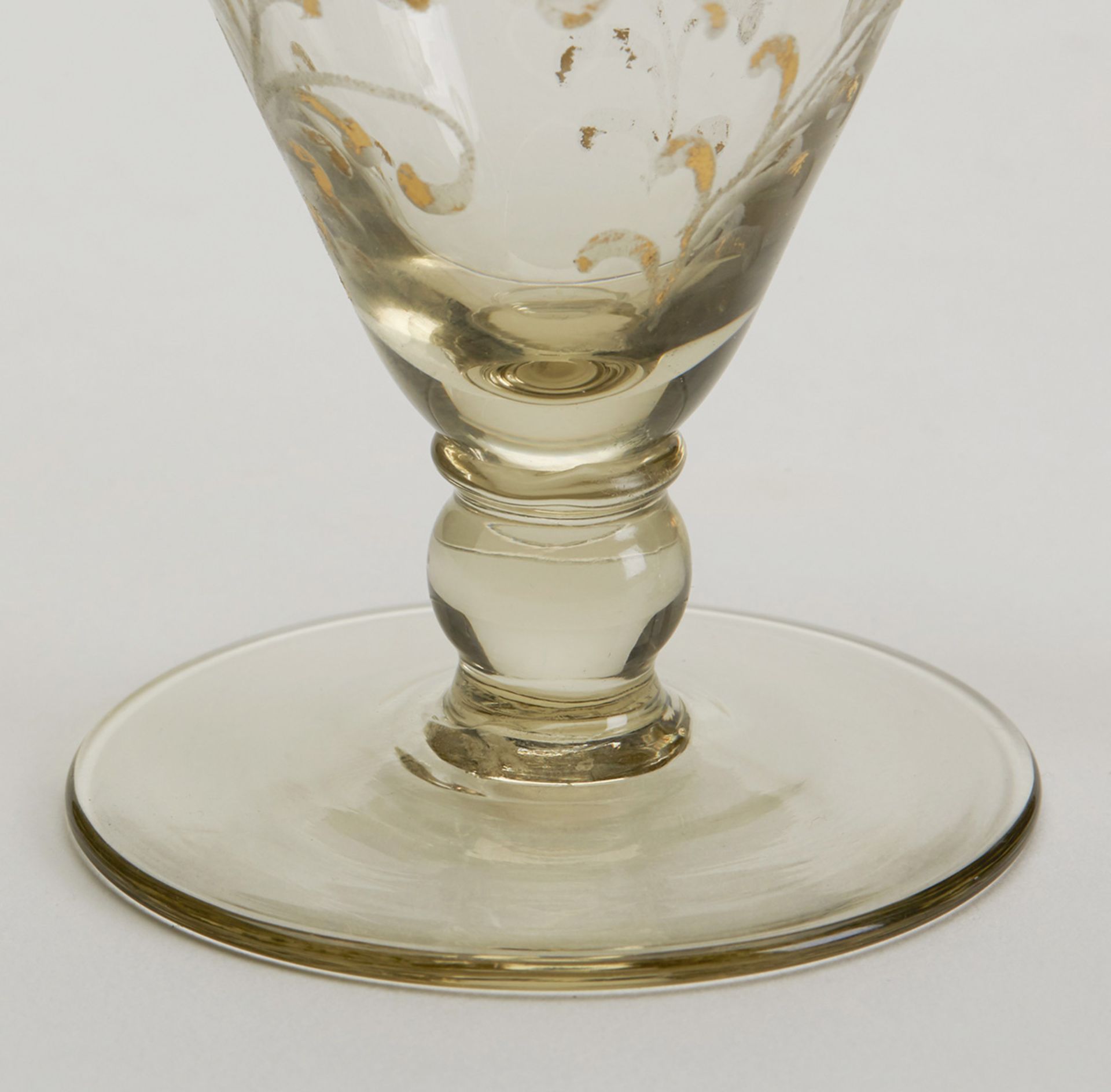 TWO CONTINENTAL ENGRAVED ETCHED WINE GLASSES 20TH C. - Image 3 of 6
