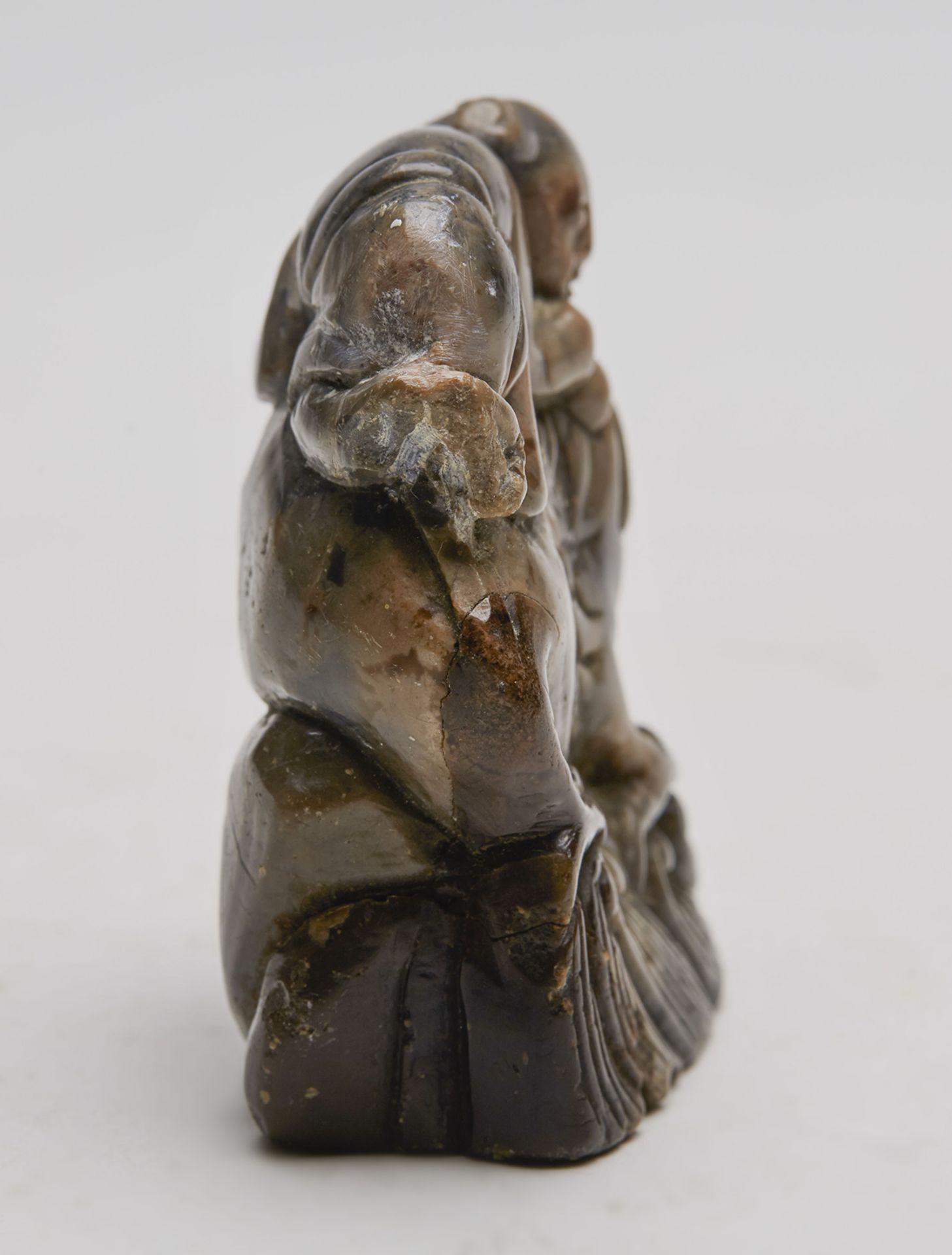 ANTIQUE CHINESE CARVED HARDSTONE BOY & JIN CHAN FIGURE - Image 3 of 6