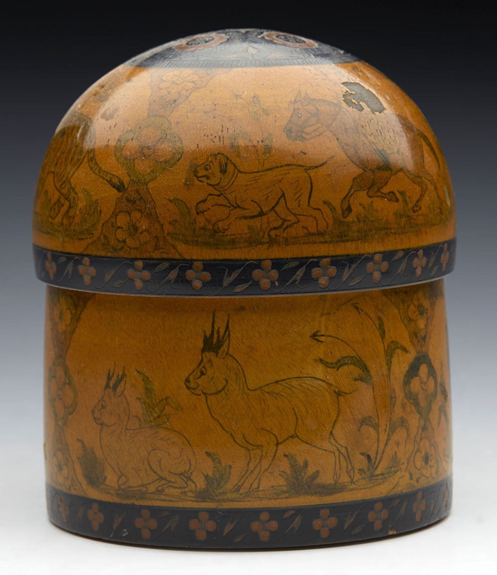 ANTIQUE INDIAN WOODEN LIDDED JAR PAINTED WITH ANIMALS & FIGURES 19TH C. - Image 10 of 10