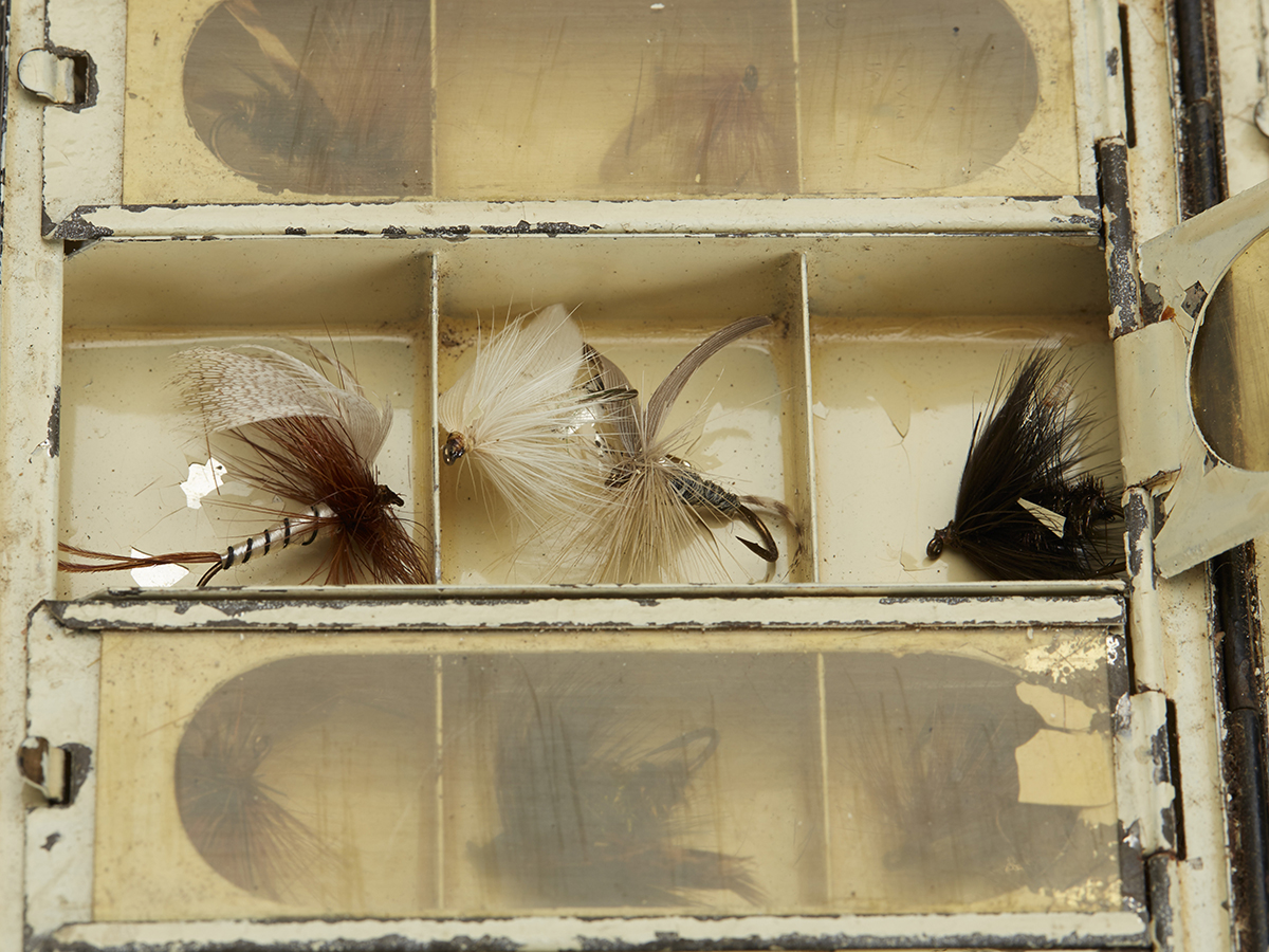 VINTAGE FOLDING METAL FLY FISHING BOX WITH 64 FLIES 20TH C. - Image 6 of 9