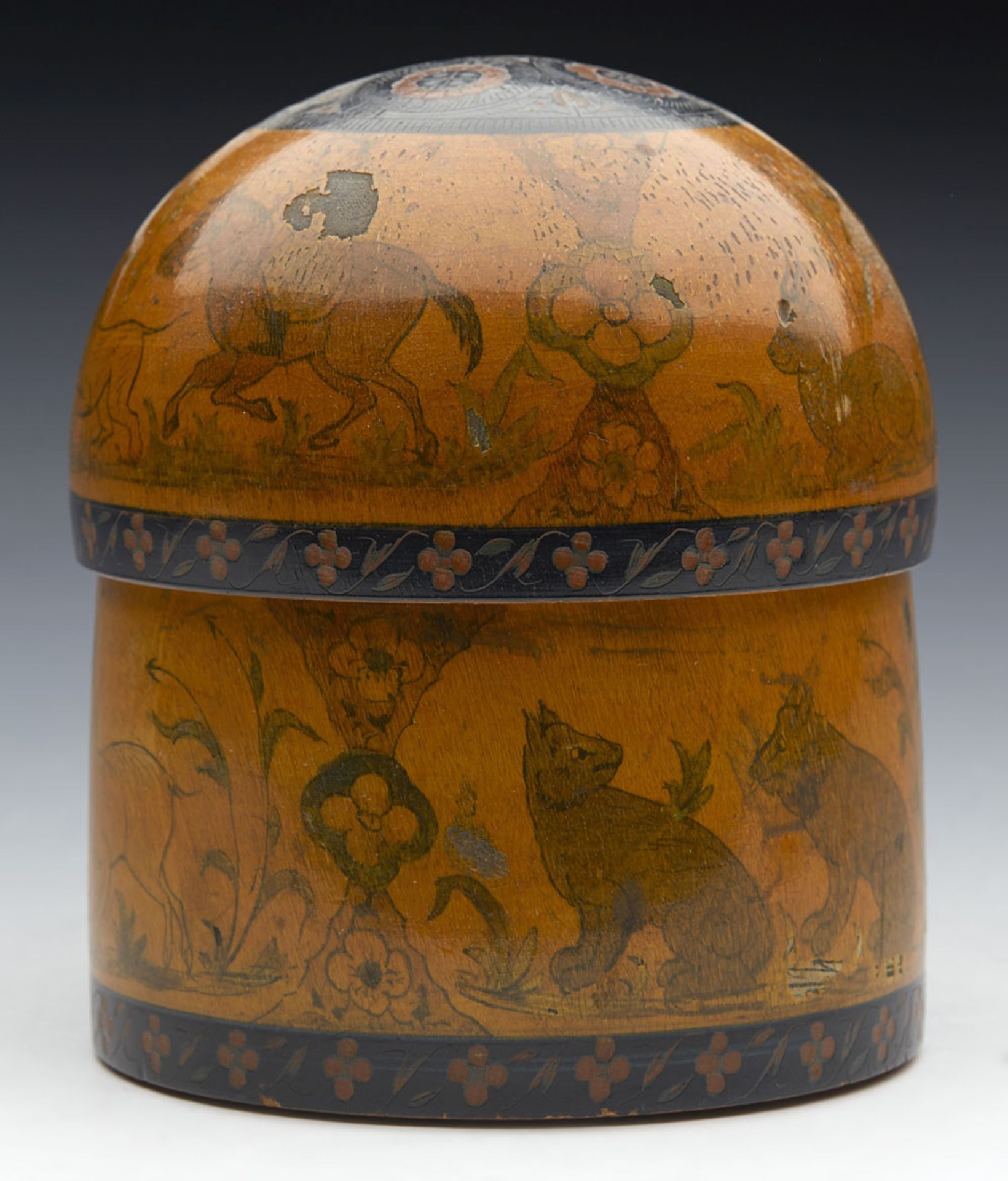 ANTIQUE INDIAN WOODEN LIDDED JAR PAINTED WITH ANIMALS & FIGURES 19TH C. - Image 6 of 10