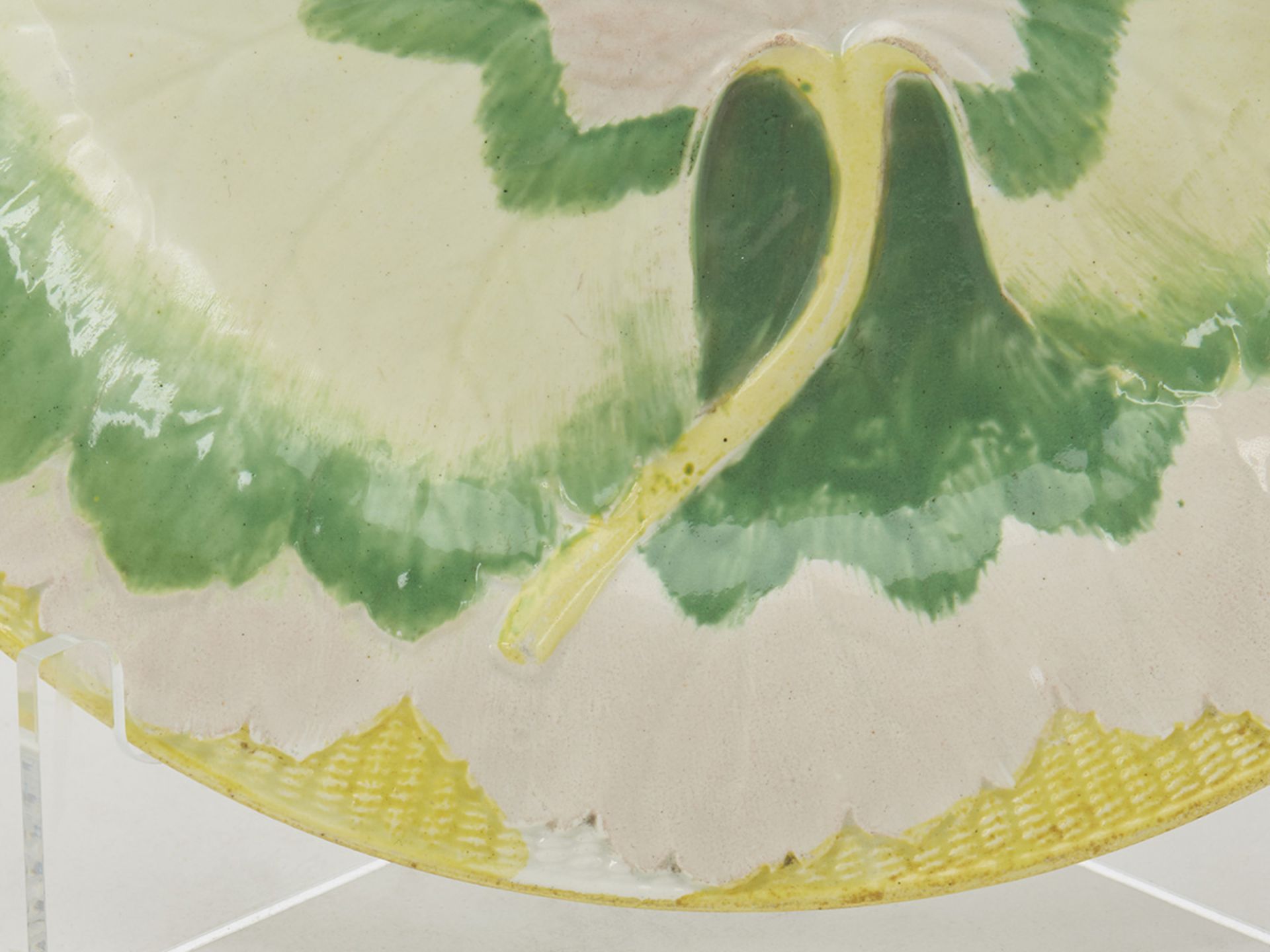 PAIR ANTIQUE WEDGWOOD MAJOLICA LEAF PLATES c.1860 - Image 4 of 7