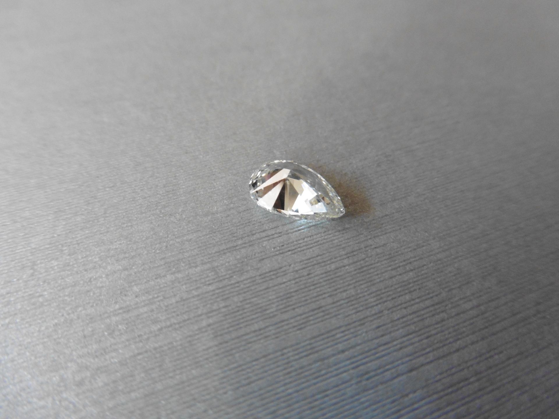 1.47ct single pear cut diamond K colour VS1 clarity. 9.61 x 6.46 x 3.80. Suitable for mounting - Image 2 of 4