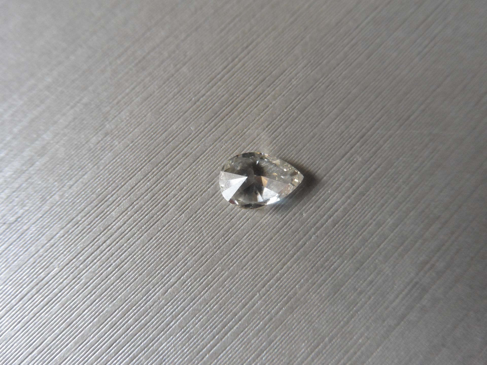 1.52ct loose pear shaped diamond. J colour, SI2 clarity. 9.54 x 6.57 x 3.69mm. - Image 3 of 3