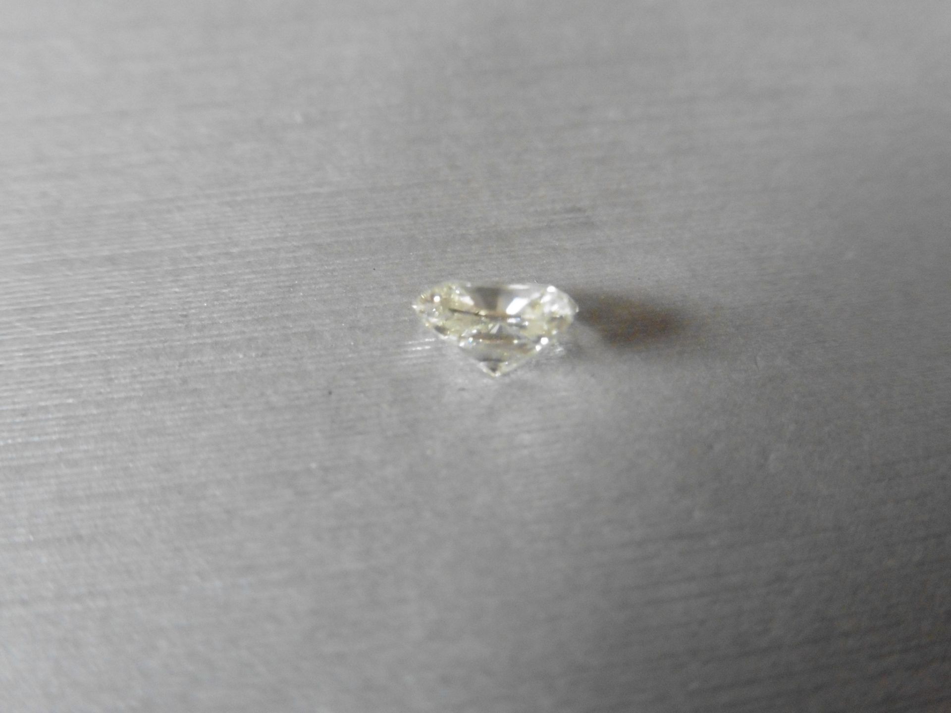 1.03ct loose radiant cut diamond. K colour and VS2 clarity. 6.09 x 5.28 x 3.65mm