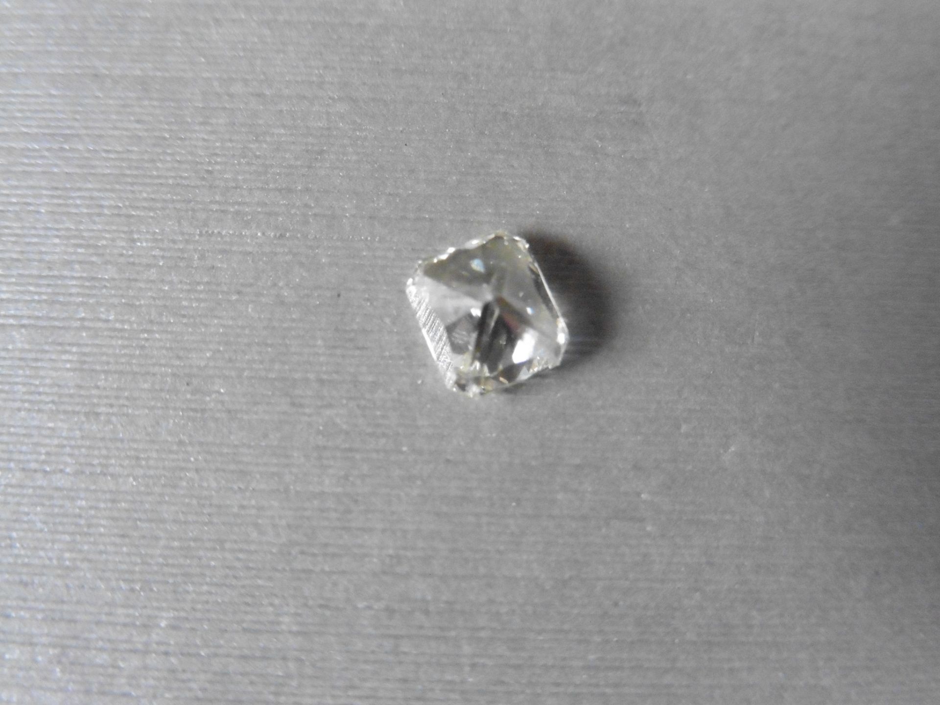 1.03ct loose radiant cut diamond. K colour and VS2 clarity. 6.09 x 5.28 x 3.65mm - Image 3 of 4