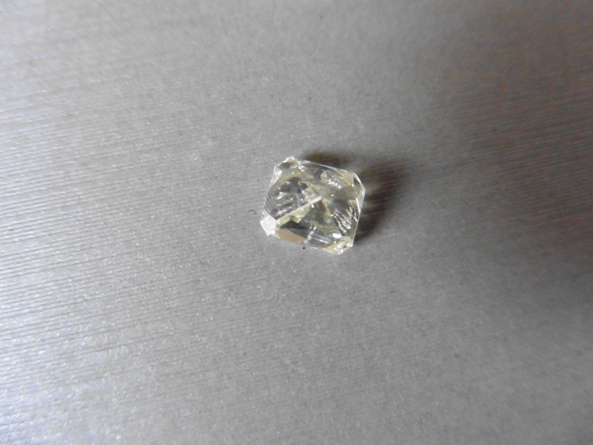 2.65ct single radiant cut diamond. Measures 7.82 x 6.94 x 5.95mm. K-L colour and Si clarity. - Image 4 of 5