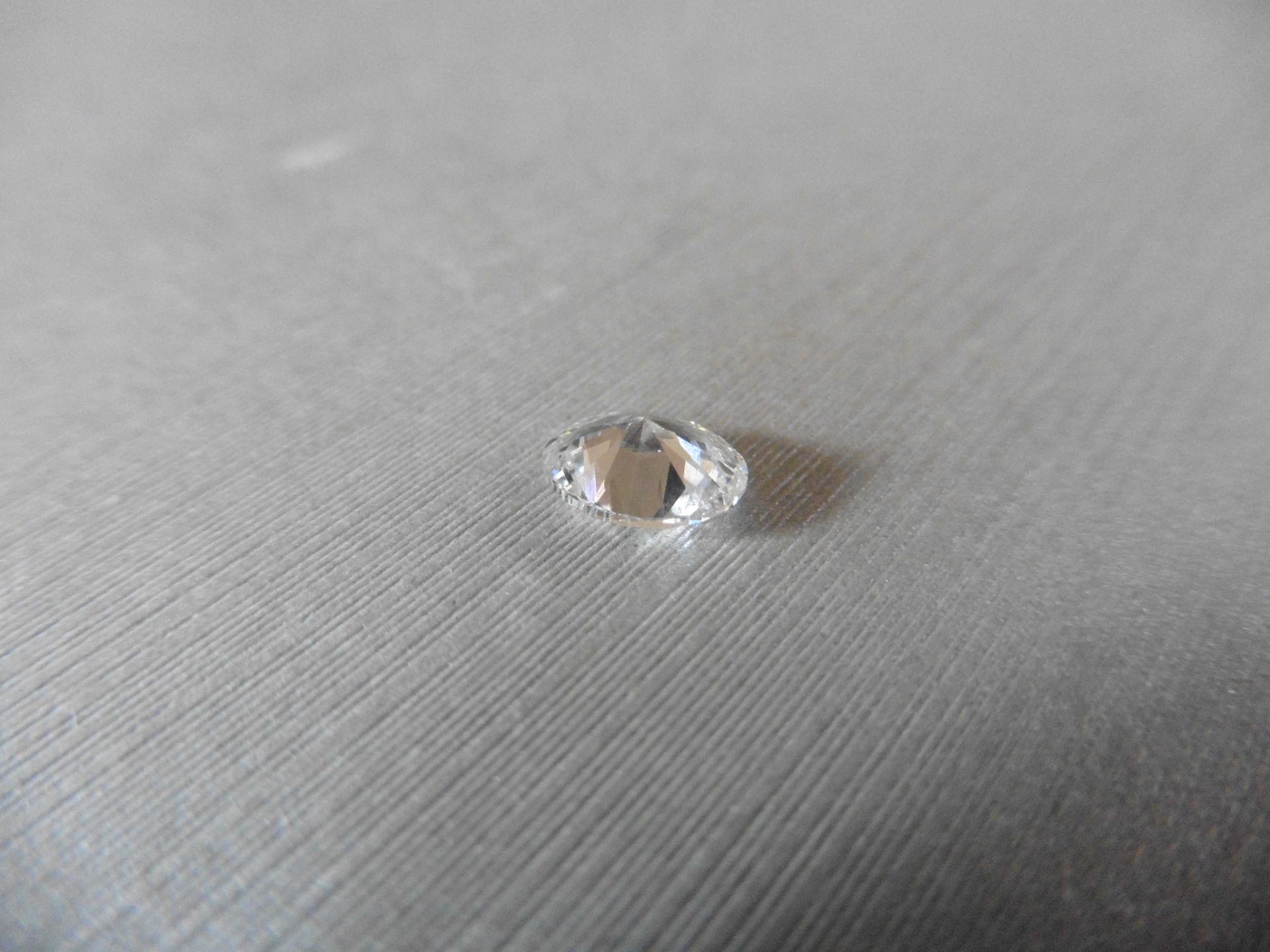 1.00ct single oval cut diamond, F colour and VS2 clarity. Measures 7.32 x 5.47 x 3.54mm. GIA - Image 3 of 6