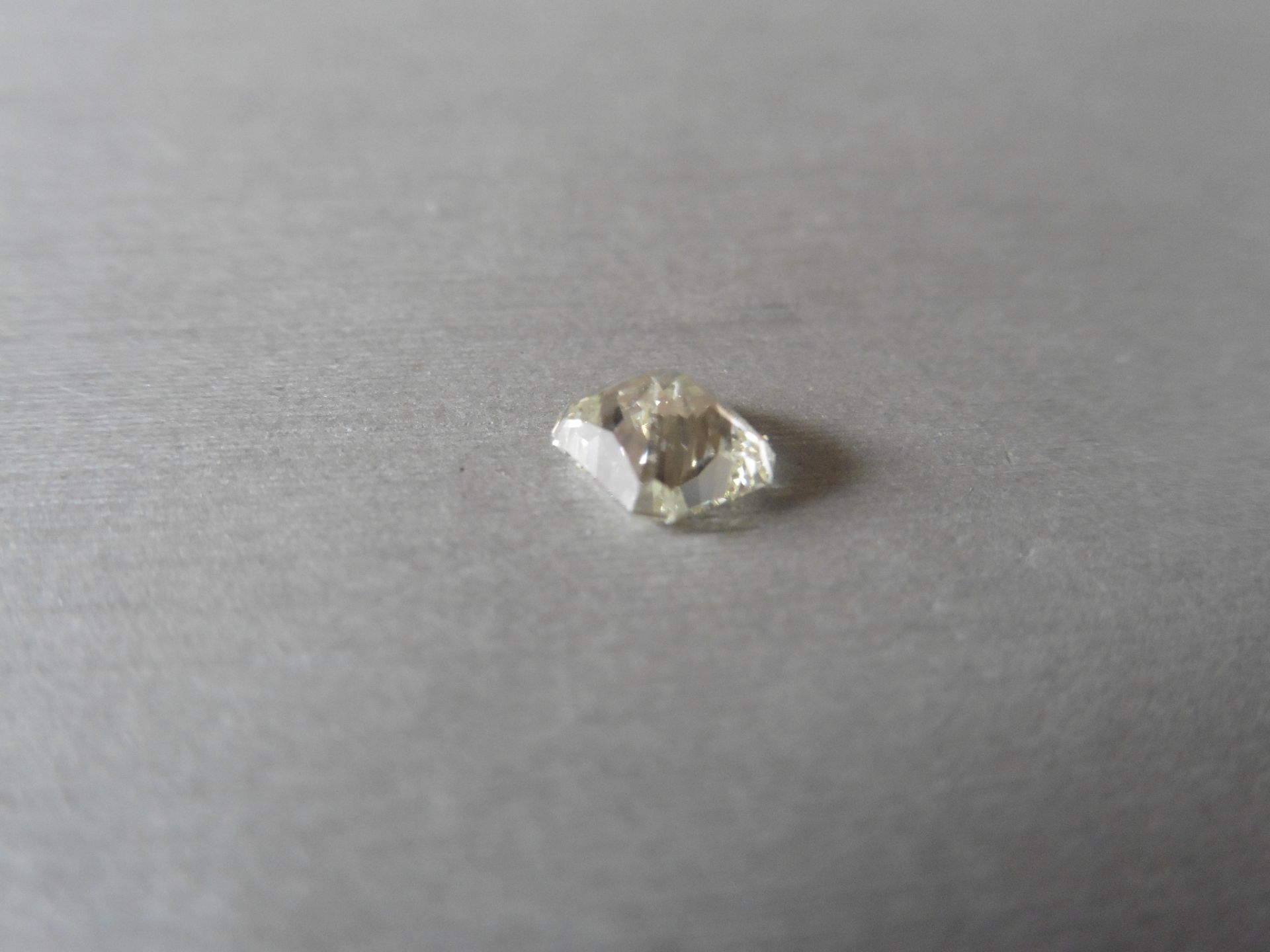 1.03ct loose radiant cut diamond. K colour and VS2 clarity. 6.09 x 5.28 x 3.65mm - Image 2 of 4