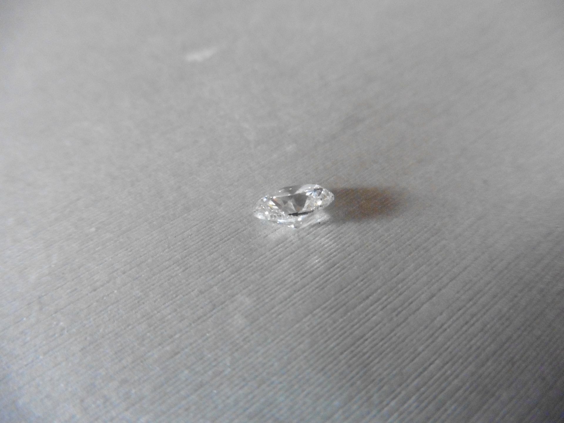 1.00ct single oval cut diamond, F colour and VS2 clarity. Measures 7.32 x 5.47 x 3.54mm. GIA - Image 2 of 6