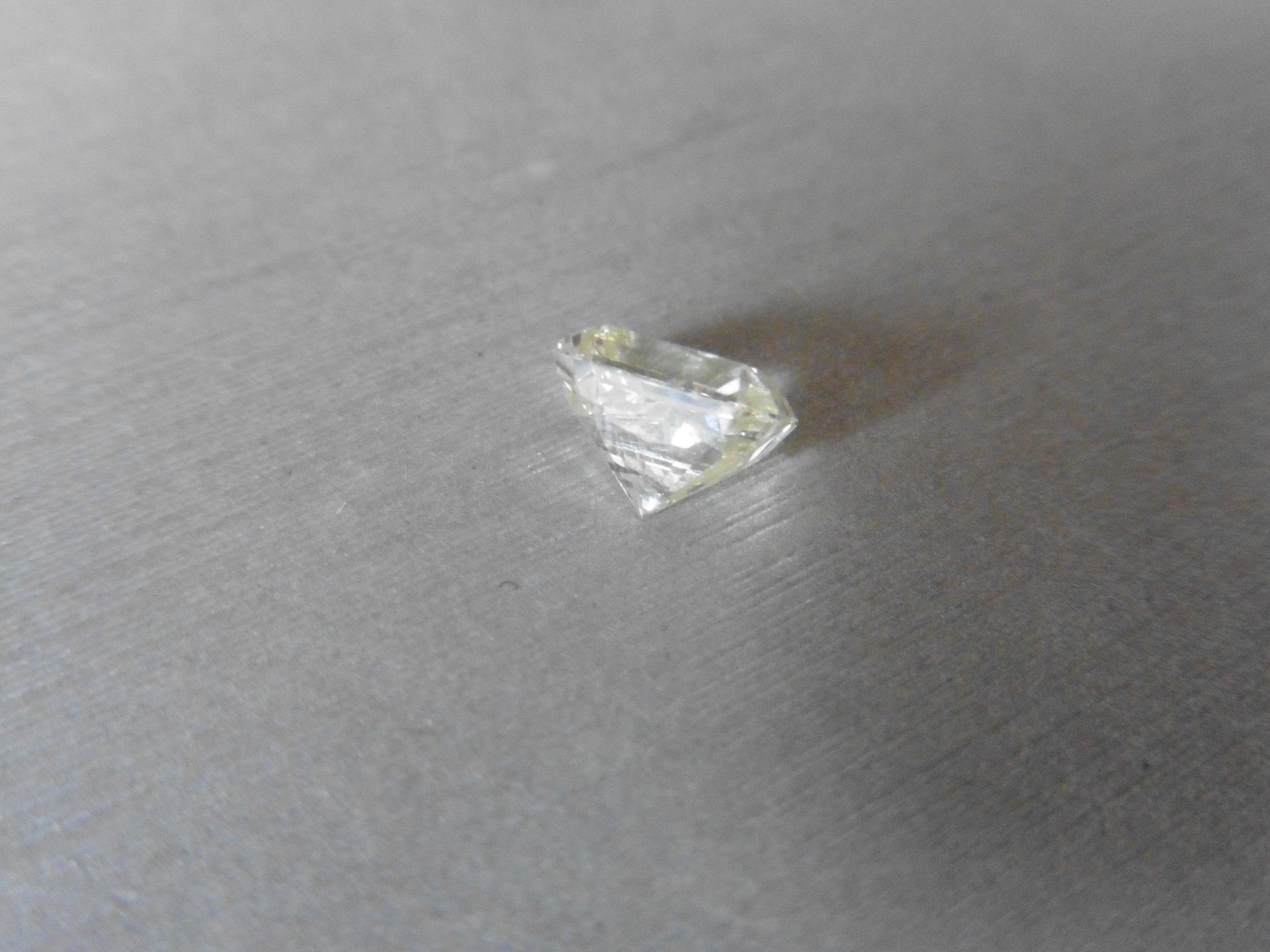 2.65ct single radiant cut diamond. Measures 7.82 x 6.94 x 5.95mm. K-L colour and Si clarity. - Image 2 of 5