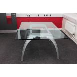 Meeting/Conference table designed by the Italian Ferrari designer Pininfarina and made by Uffix.