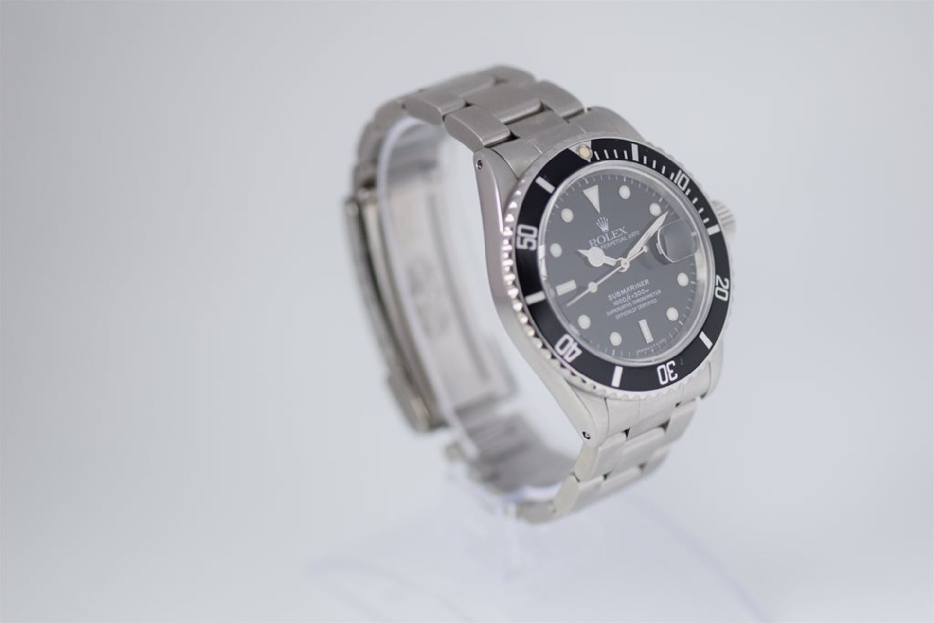 ROLEX 16800 VINTAGE SUBMARINER with ROLEX BOX - Image 5 of 10